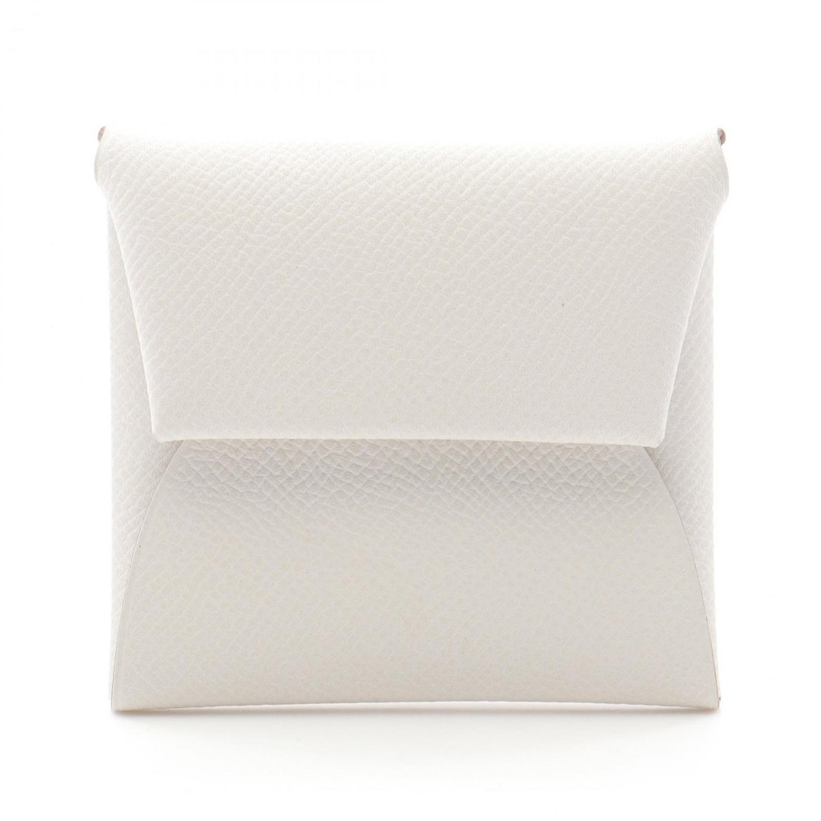 Hermes Coin Purse/ Coin Case Epsom Leather: Hermes Coin Purse/ Coin Case Epsom Leather The Epsom leather coin purse/coin case from Hermes boasts a sleek, white design with precise measurements at 8cm x 8.5cm x 1cm. This compact accessory comes