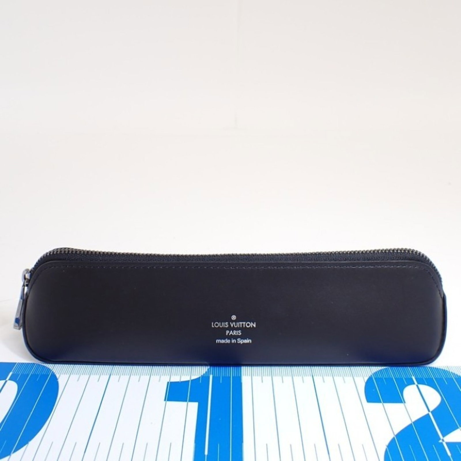 Pen case from Louis Vuitton - 2