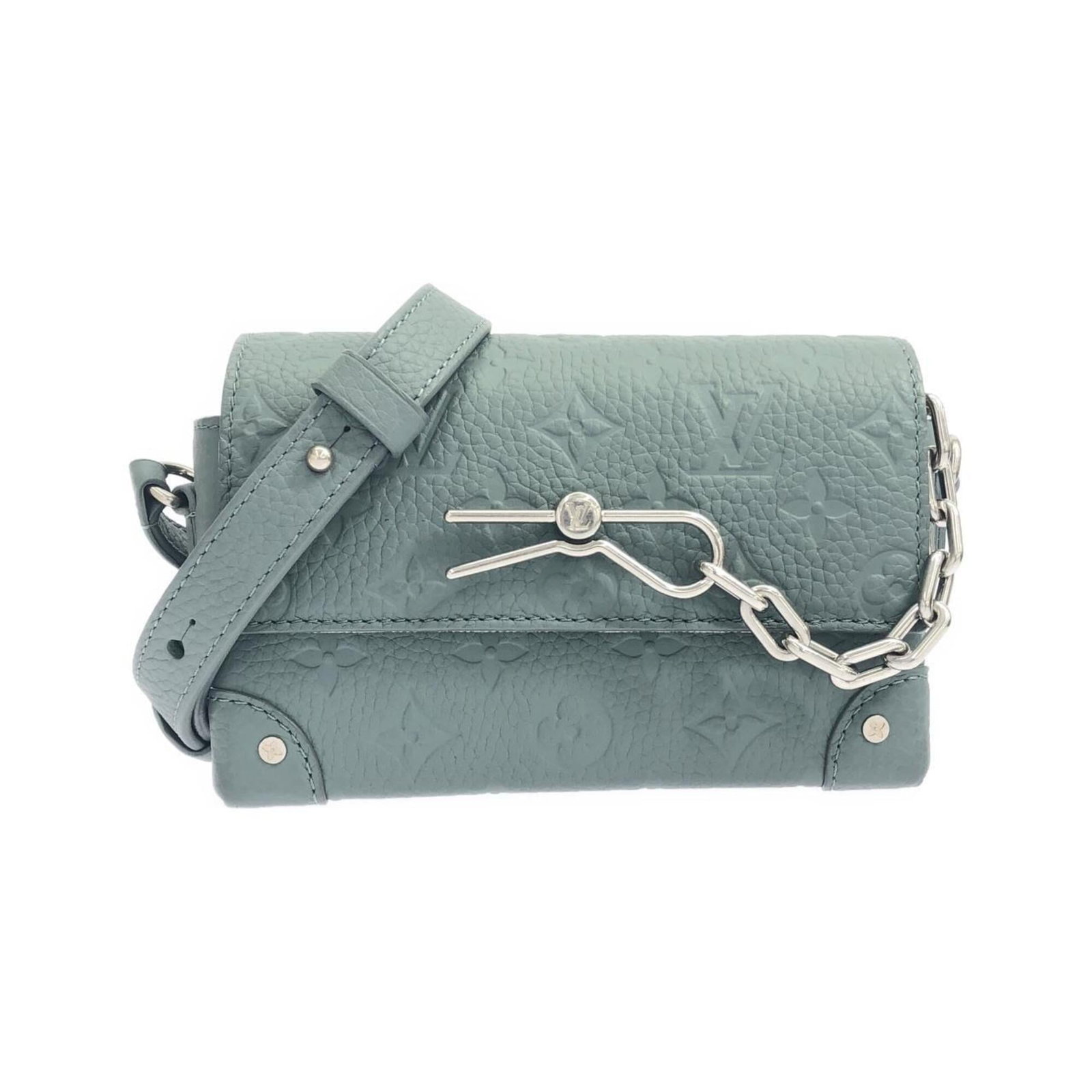 Shoulder Bag Leather Louis Vuitton: Shoulder Bag Leather Louis Vuitton This Louis Vuitton MPN M13889 shoulder bag features high-quality calf leather in a striking green color, complemented by silver hardware. Measuring 12.5cm x 18cm x
