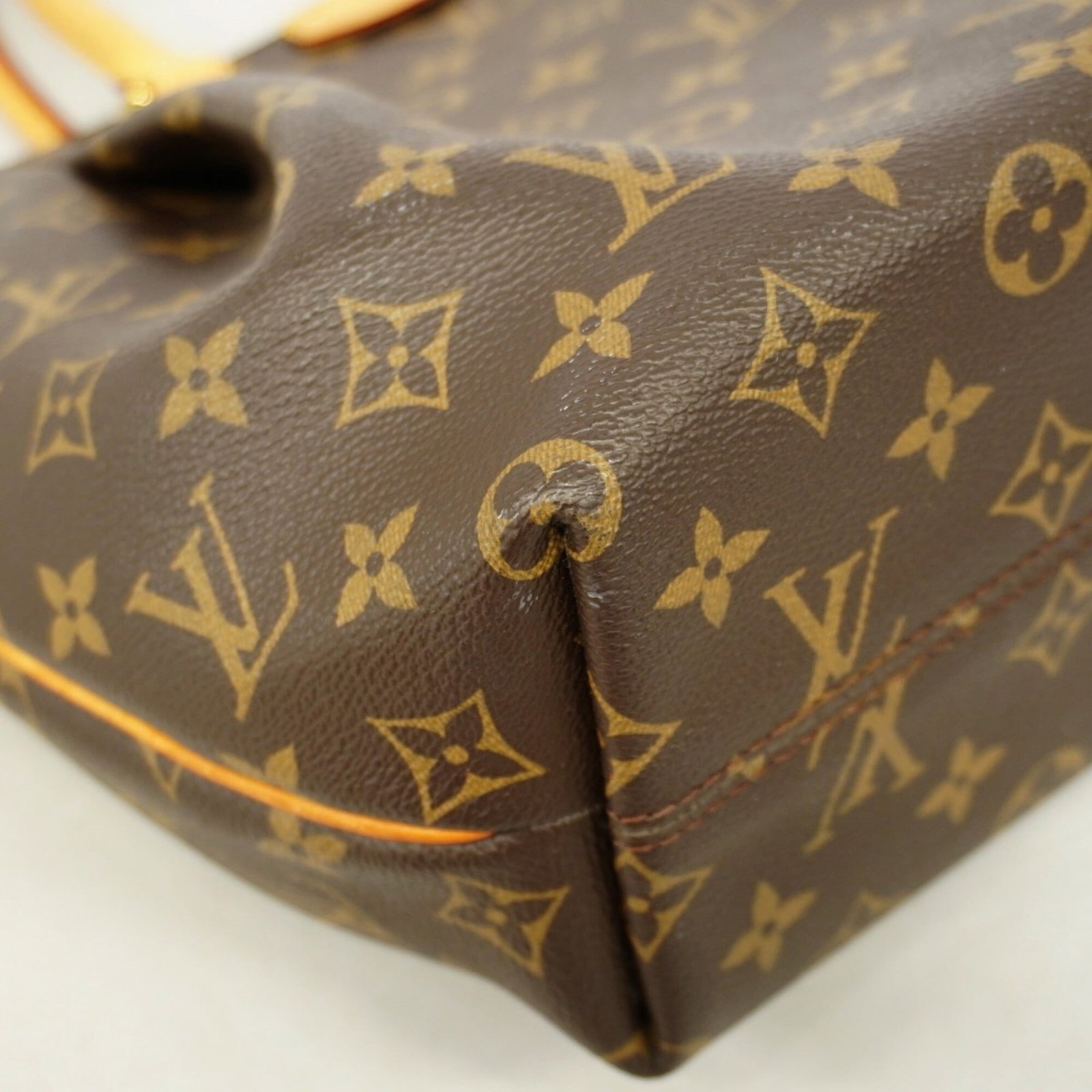 Louis Vuitton Handbag - 6