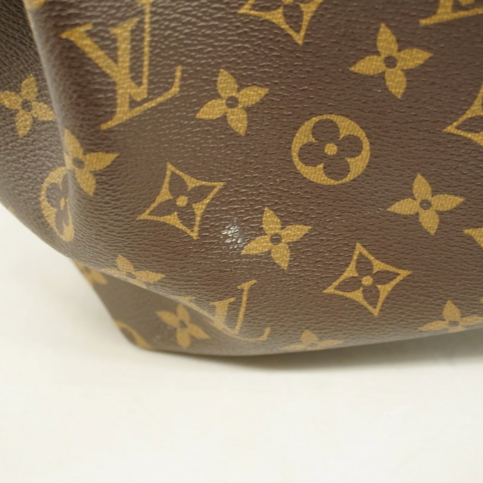 Louis Vuitton Handbag - 9
