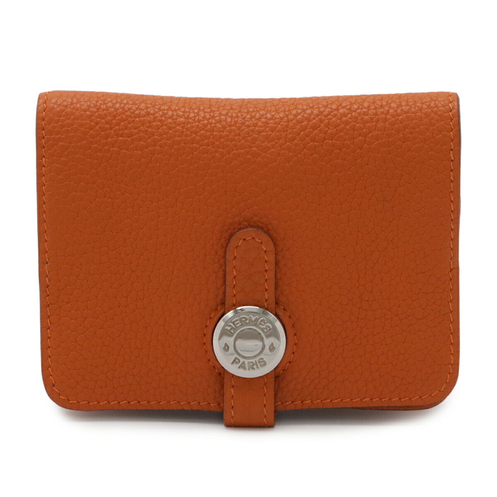 Hermes Coin Purse/ Coin Case Togo Leather: Hermes Coin Purse/ Coin Case Togo Leather Togo leather craftsmanship shines in this vibrant orange Herm?s coin purse, showcasing the iconic brand's signature style. Measuring 8.5cm x 11cm, its