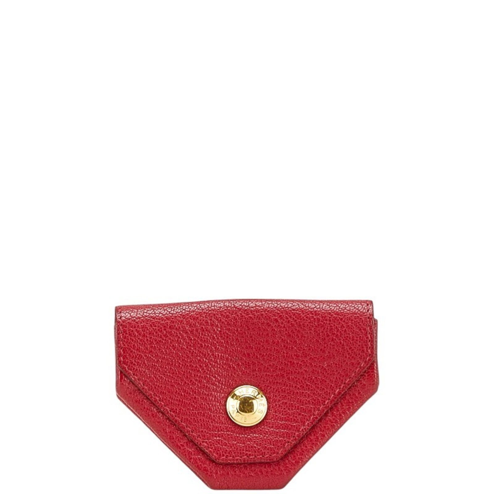 Hermes Coin Purse/ Coin Case Chevre Leather: Hermes Coin Purse/ Coin Case Chevre Leather Chevre leather coin purse from Hermes, released in 2002. This compact, red Levain Quatre features a snap fastener closure and an inner pocket for secure sto