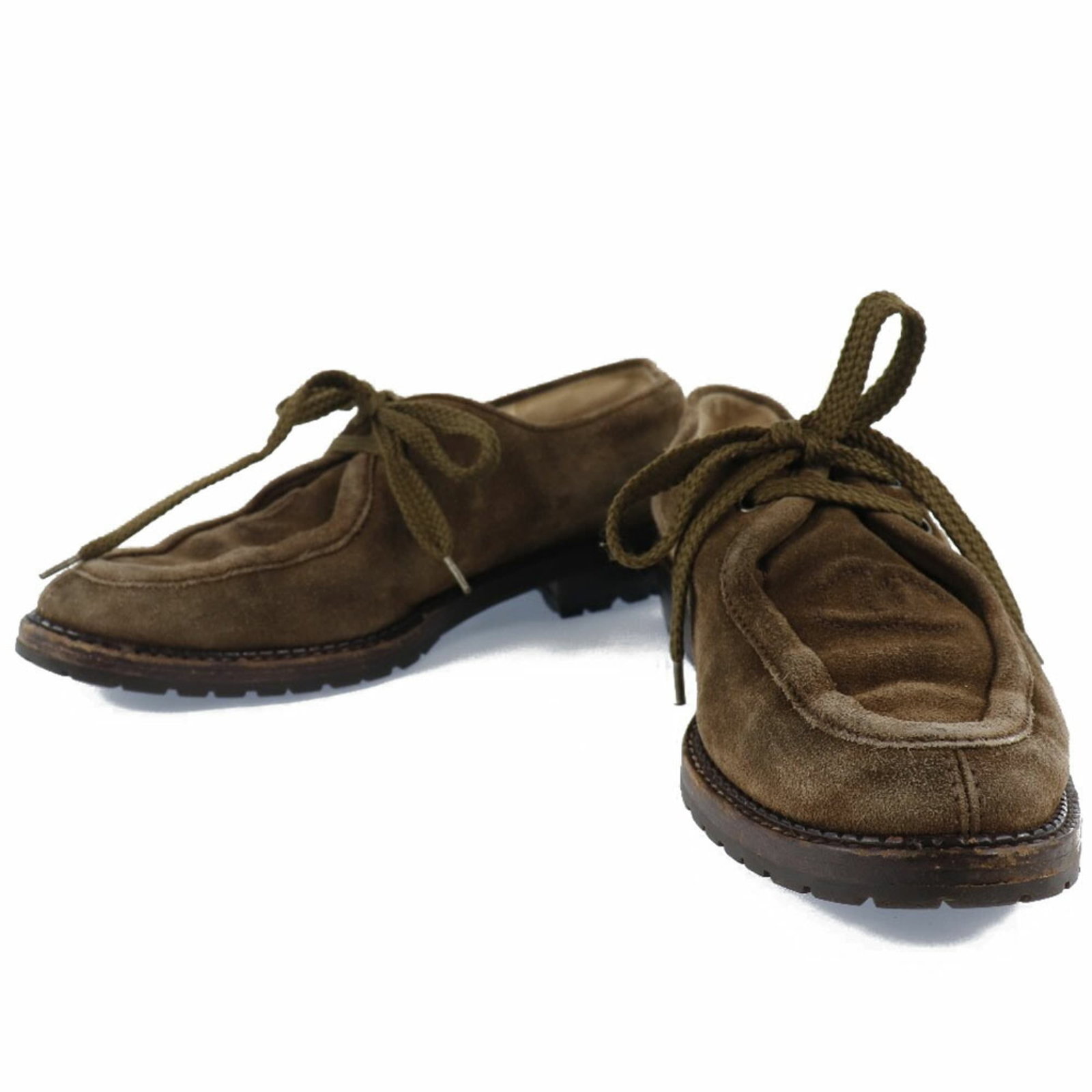Moccasins by Chanel: Moccasins by Chanel Suede leather moccasins from Chanel, crafted with a 1.5cm heel height and no padding for a sleek silhouette. Made in Italy, these women's shoes feature a sturdy 9.5cm width and wei