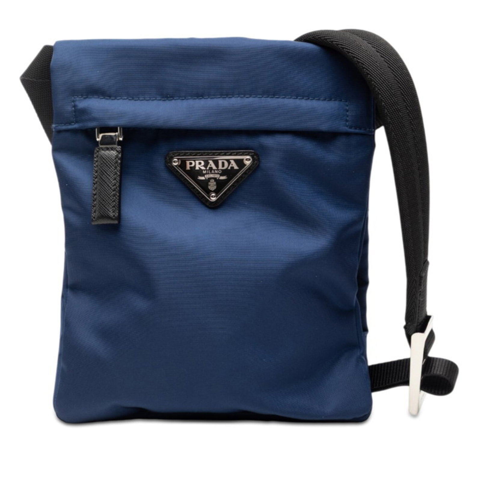 Shoulder Bag Nylon Prada: Shoulder Bag Nylon Prada Navy black nylon shoulder bag from Prada, featuring a sleek design with a magnet closure and adjustable strap drop of 59cm. The bag measures 21.5cm x 17cm x 1cm and is made of