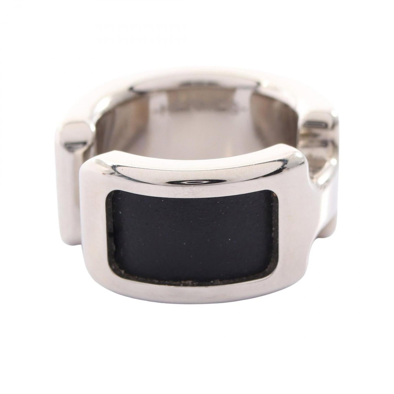 Hermes Scarf Ring Leather: Hermes Scarf Ring Leather This Hermes Scarf Ring Leather features a sleek black leather design with silver accents, showcasing the iconic Herm?s style. The ring's compact size and subtle details make 