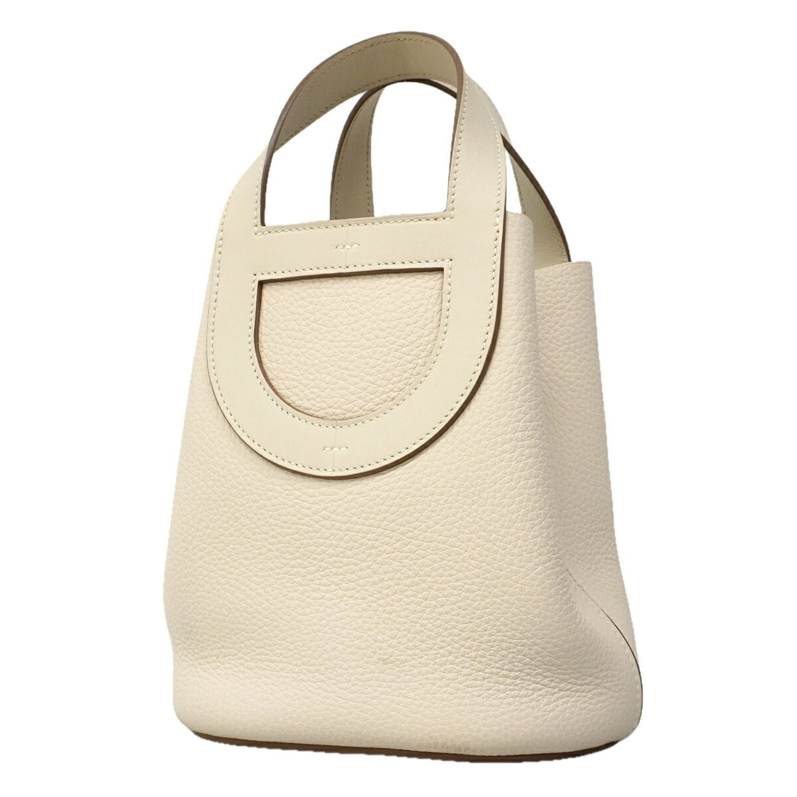 Hermes Handbag Taurillon Leather Clemence: Hermes Handbag Taurillon Leather Clemence Taurillon clemence leather provides a luxurious feel and appearance to the Hermes Handbag, while its white color offers a crisp and elegant look. The bag's