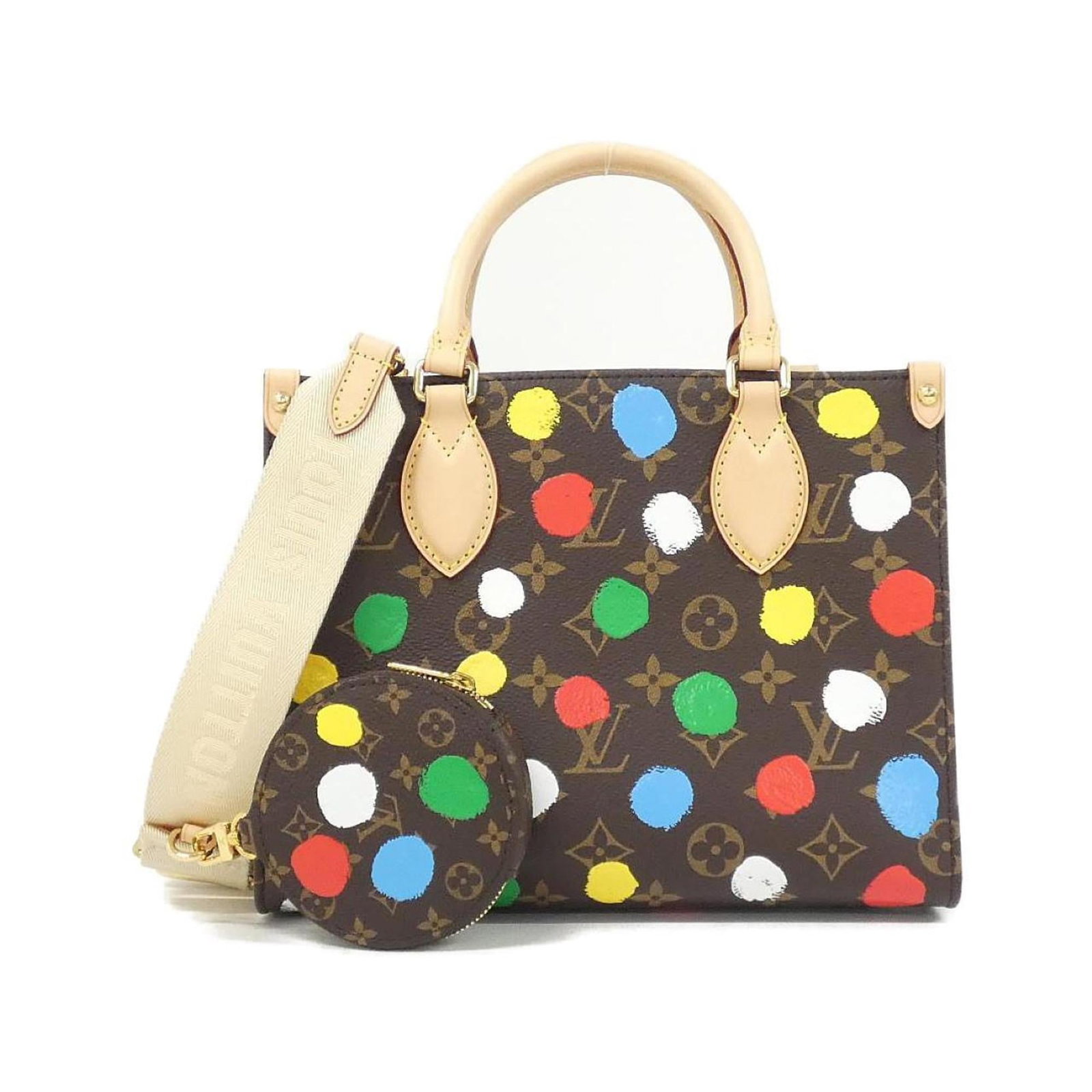 Canvas Coated Louis Vuitton Handbag: Canvas Coated Louis Vuitton Handbag Canvas Coated Louis Vuitton Handbag in Marron features a classic design with gold hardware and comes with a dust bag and pouch. The coated canvas material adds a