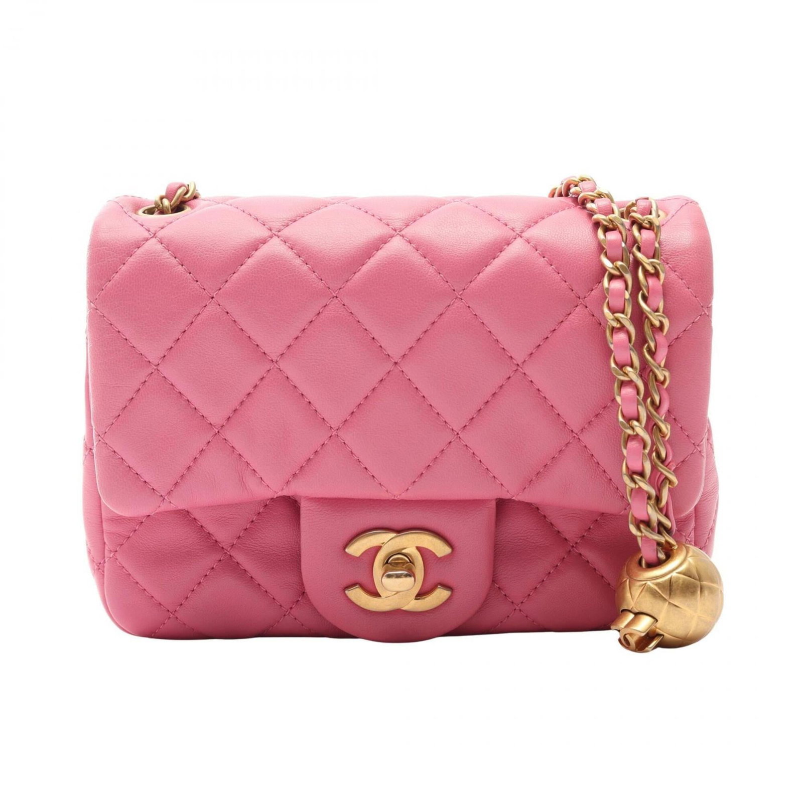 Chanel Handbag Shoulder Bag Leather: Chanel Handbag Shoulder Bag Leather Pink leather shoulder bag from Chanel, featuring gold hardware. This small yet stylish handbag measures 13cm x 16.5cm x 7cm and has a sleek, classic design. Made