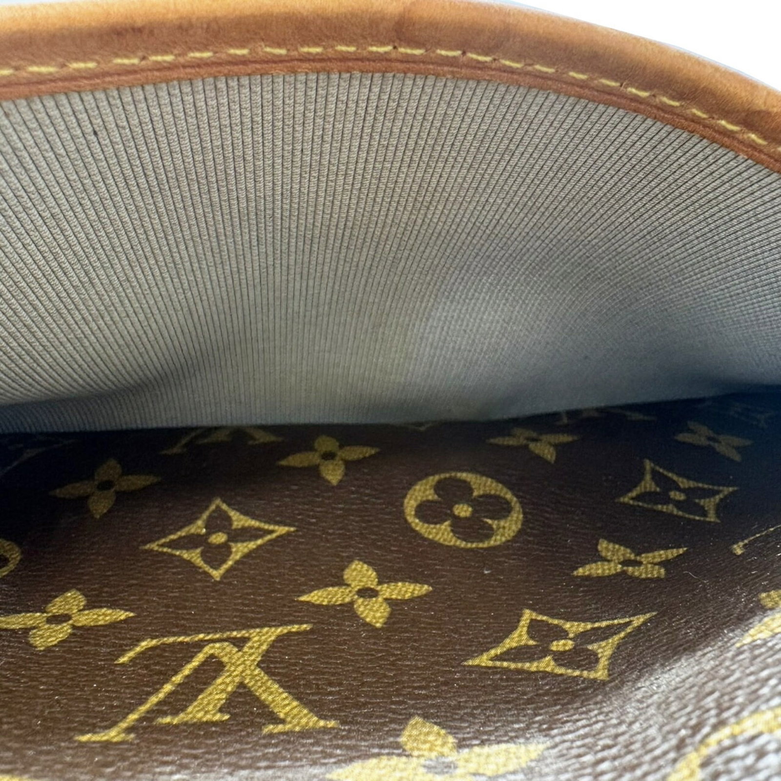 Louis Vuitton Handbag Monogram - 16