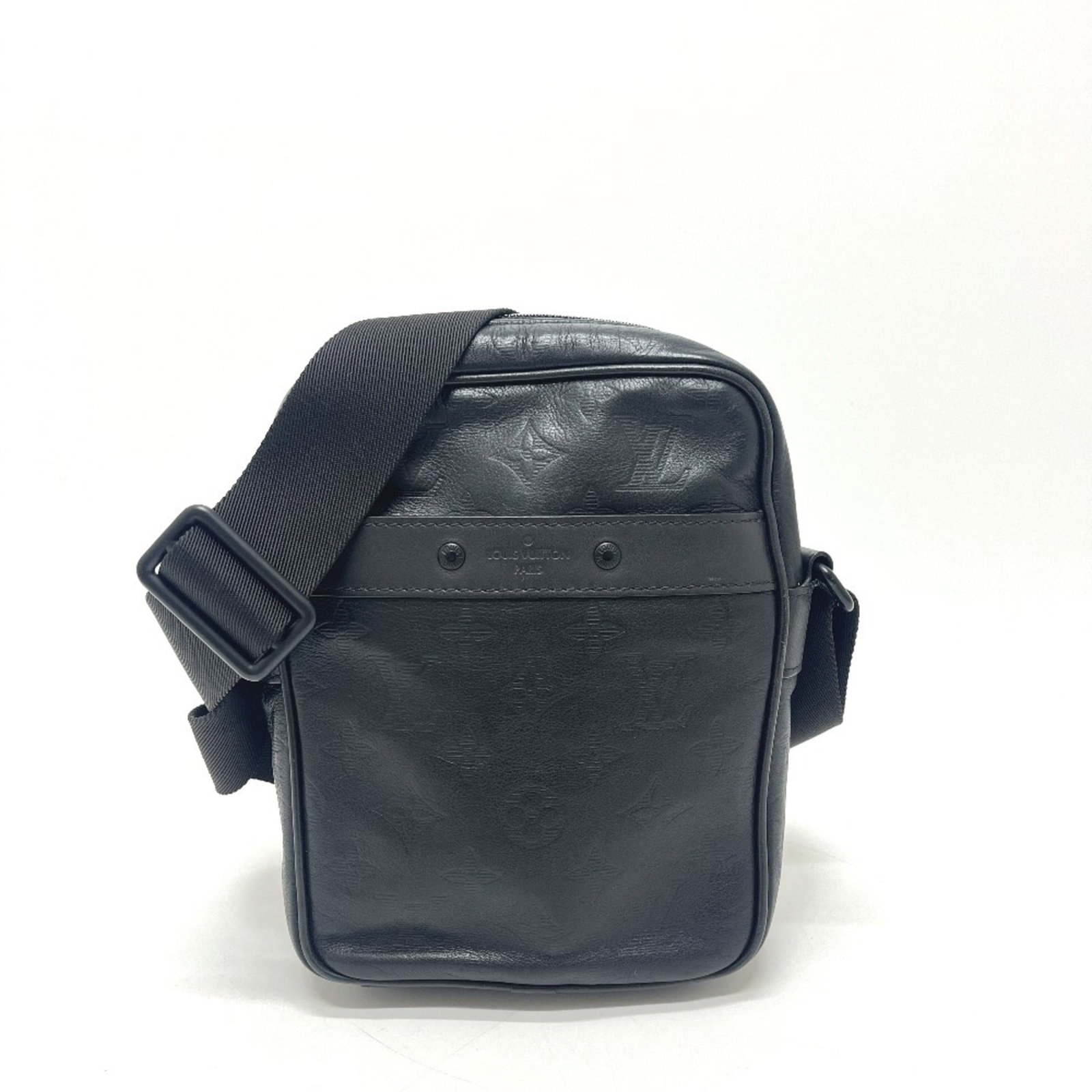 Louis Vuitton Handbag Pochette Shoulder Bag Leather: Louis Vuitton Handbag Pochette Shoulder Bag Leather The Louis Vuitton Pochette Shoulder Bag Leather is a sleek and sophisticated black leather shoulder bag. Made from high-quality leather, its