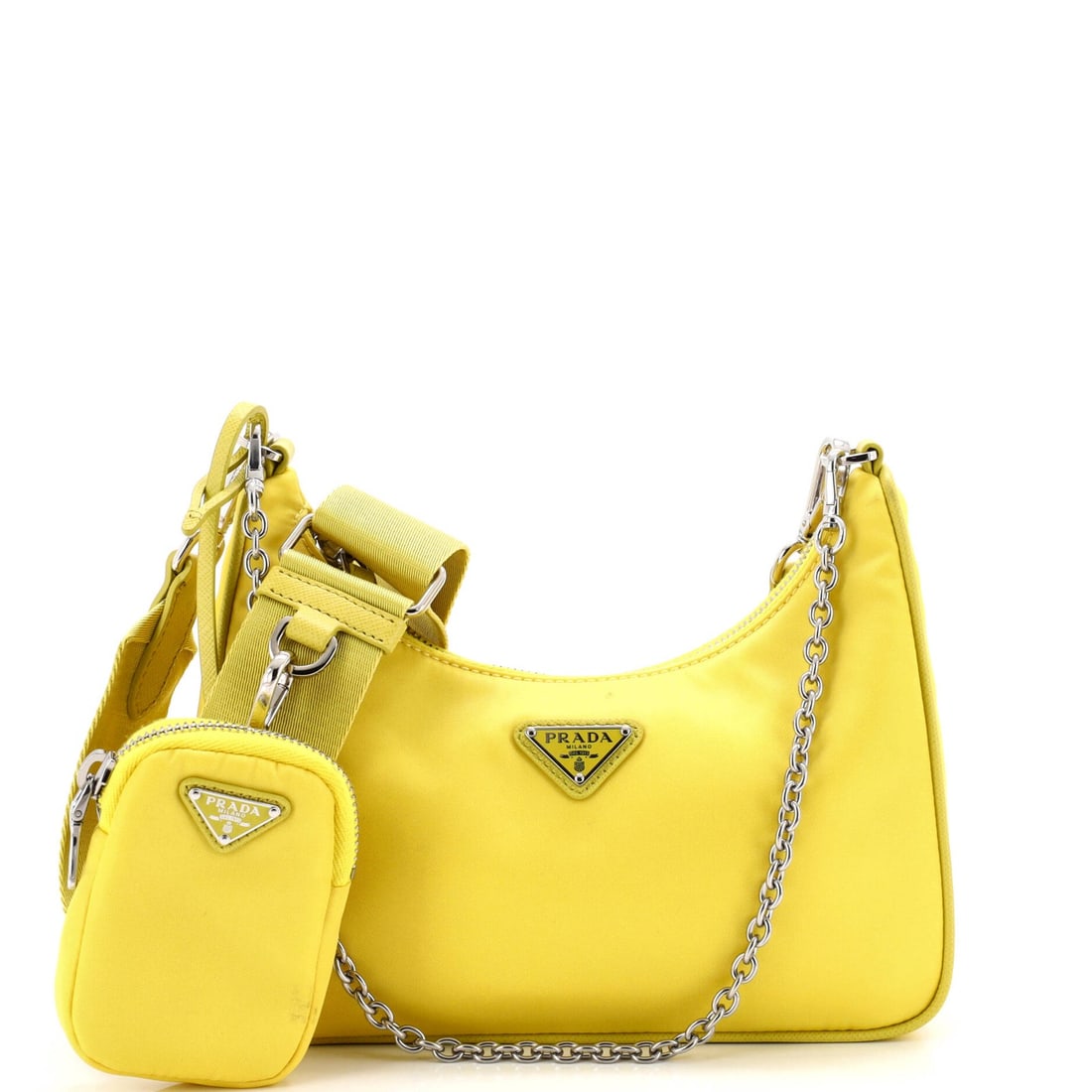 Small bag Tessuto shoulder Re-Edition Prada 2005: Small bag Tessuto shoulder Re-Edition Prada 2005 Small bag with iconic Tessuto fabric, the Re-Edition Prada 2005 shoulder bag offers a stylish and functional design. This small cross-body bag features
