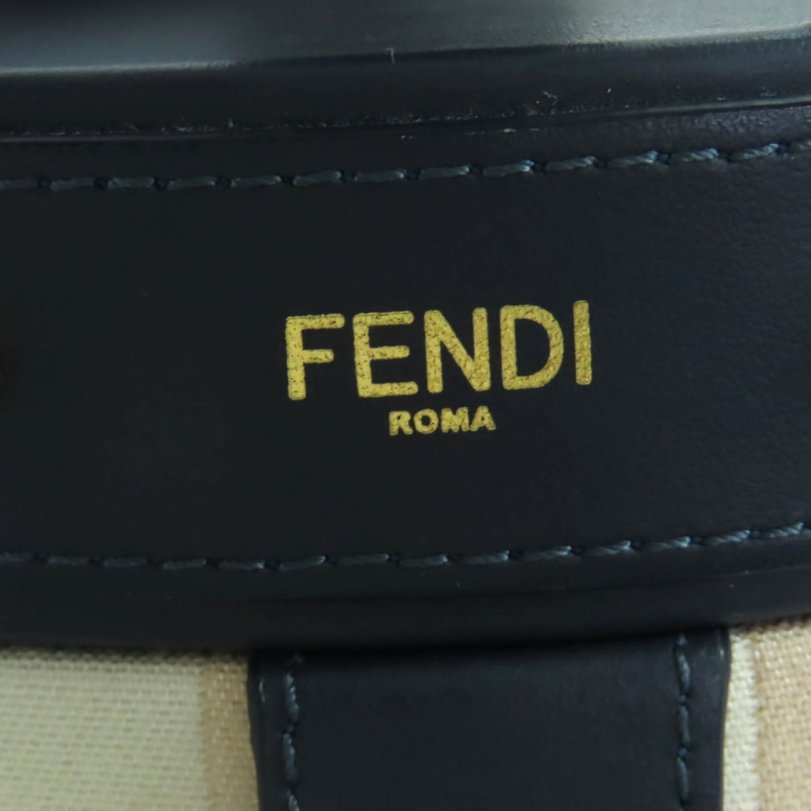 Fendi pouch leather - 10