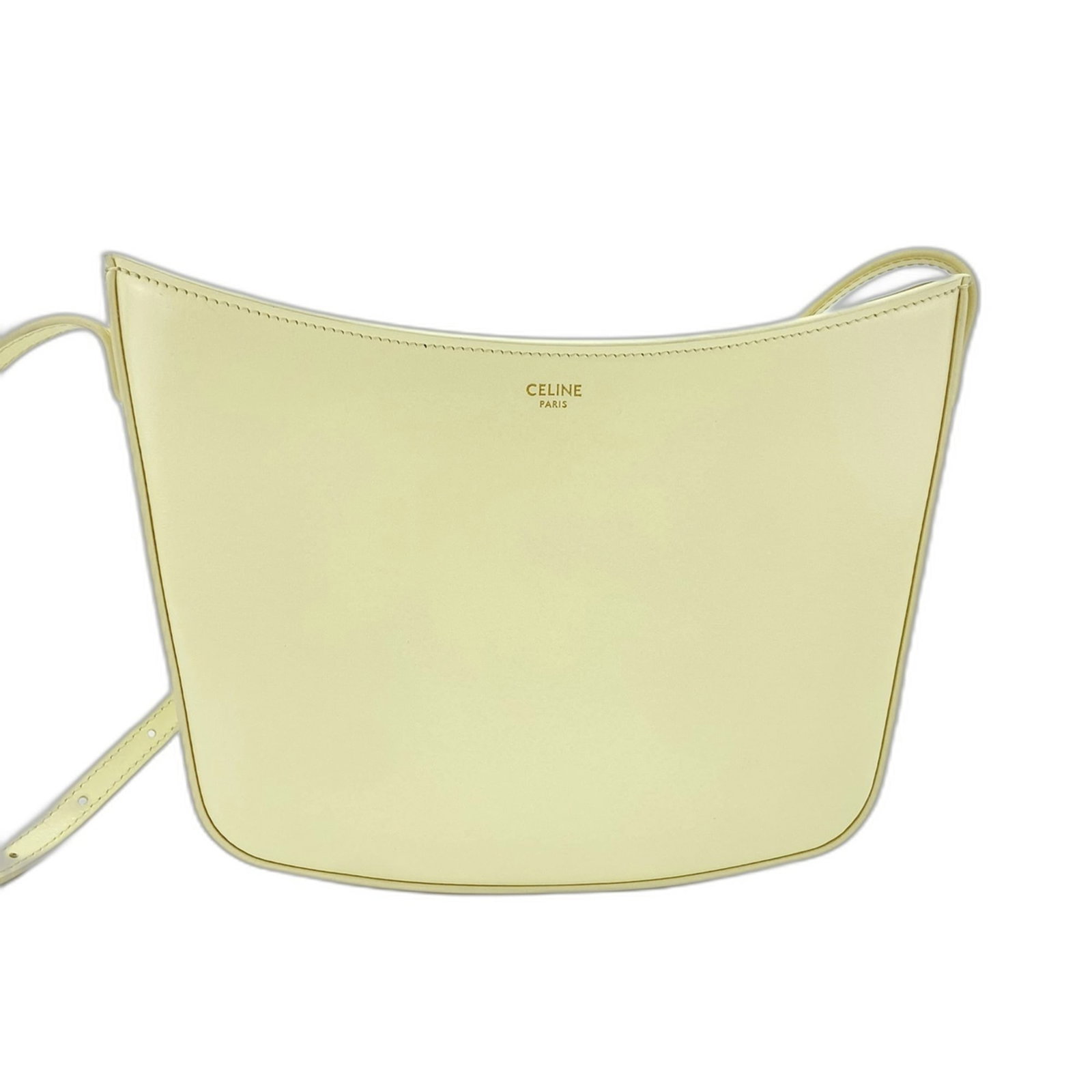 Celine bag leather: Celine bag leather Beige Celine bag leather, made from high-quality material with a classic shoulder bag design. The bag measures 15cm x 19cm x 3cm and features a timeless beige color. This piece of
