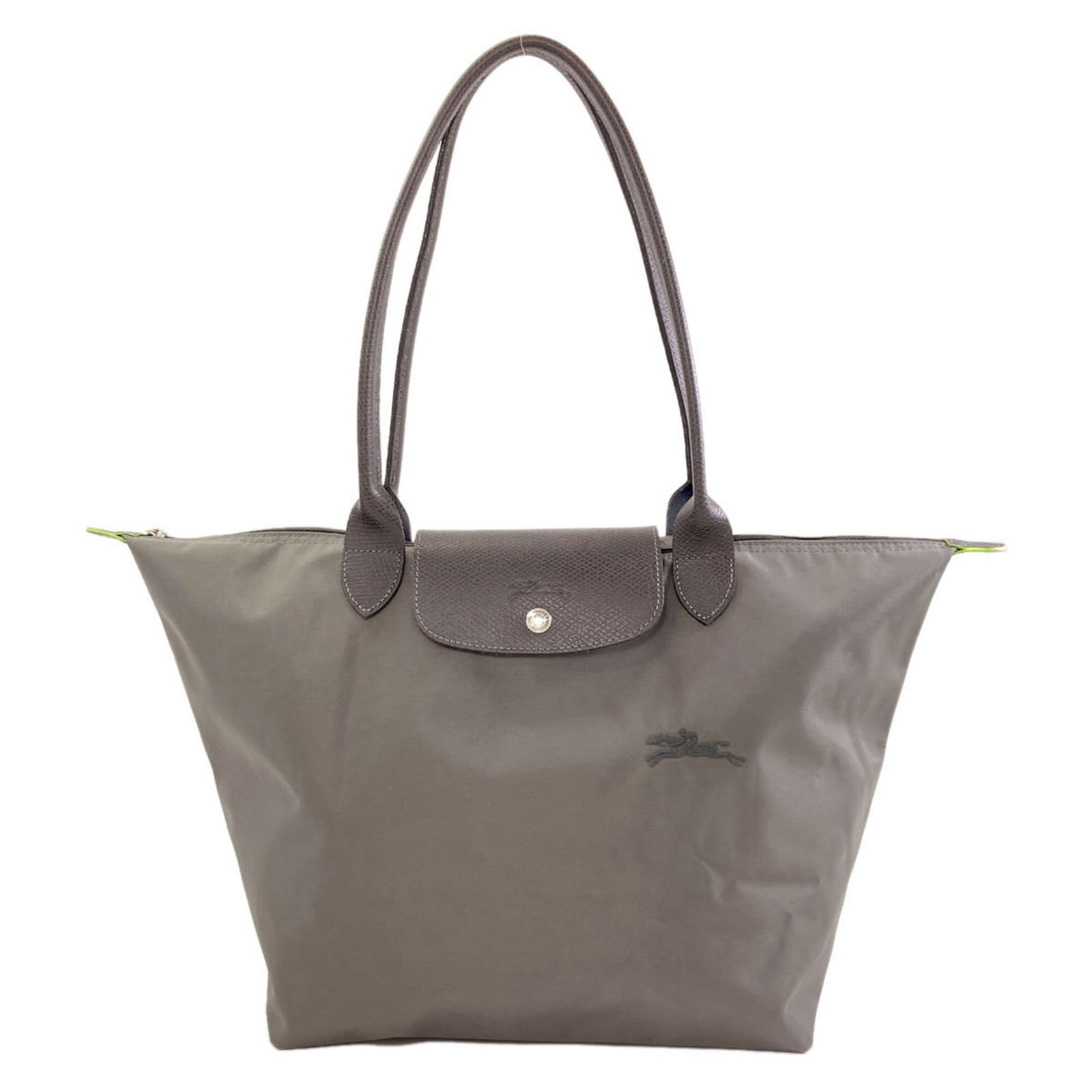 Nylon tote bag Longchamp: Nylon tote bag Longchamp Gray Longchamp nylon tote bag with classic design, measuring 31cm x 53cm x 19cm. Made from durable nylon material, this versatile bag is perfect for everyday use. Its timeless