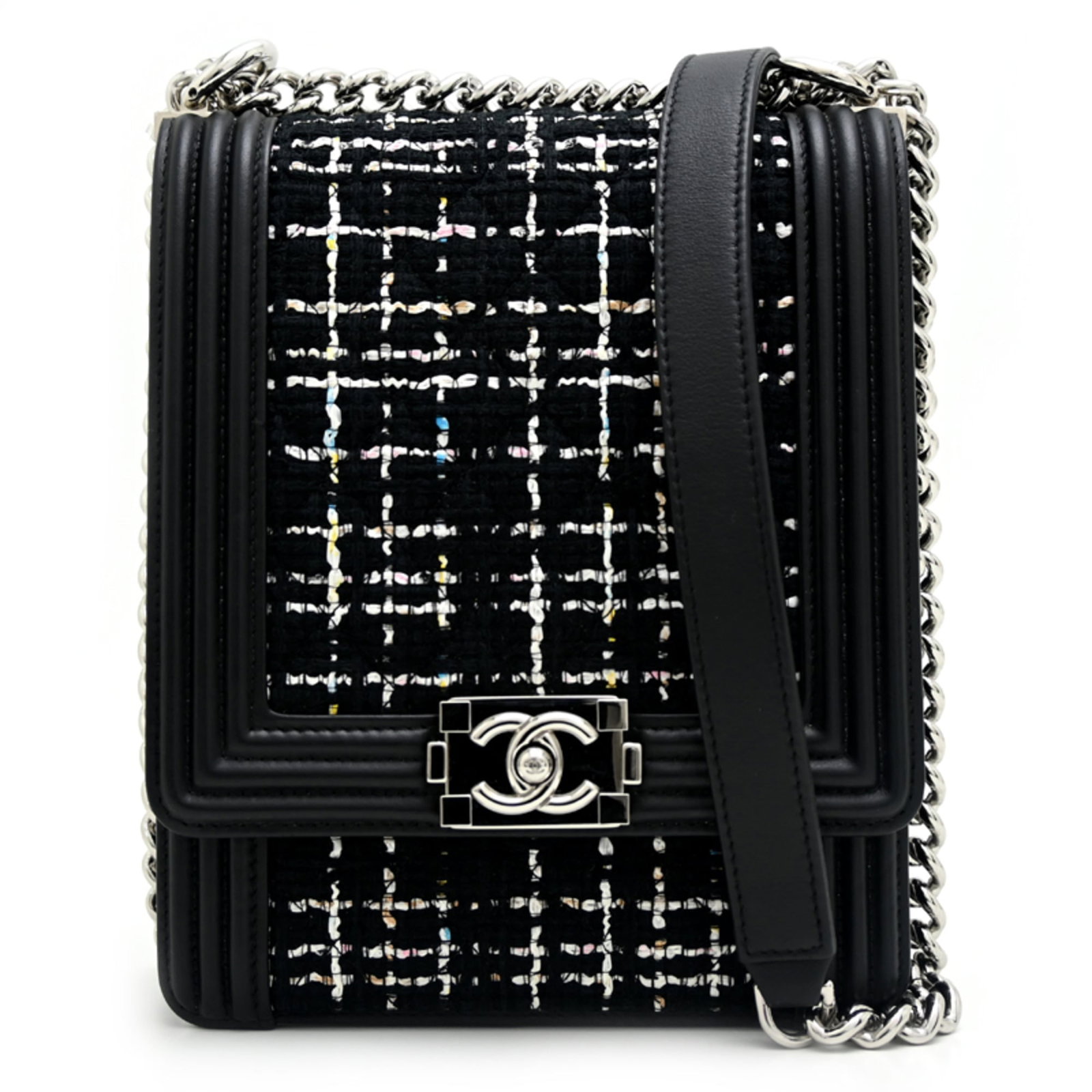 Tweed Leather Chanel Shoulder Bag: Tweed Leather Chanel Shoulder Bag Tweed Leather Chanel Shoulder Bag - A timeless and sophisticated accessory, this black shoulder bag features high-quality tweed material and sleek leather accents. Me