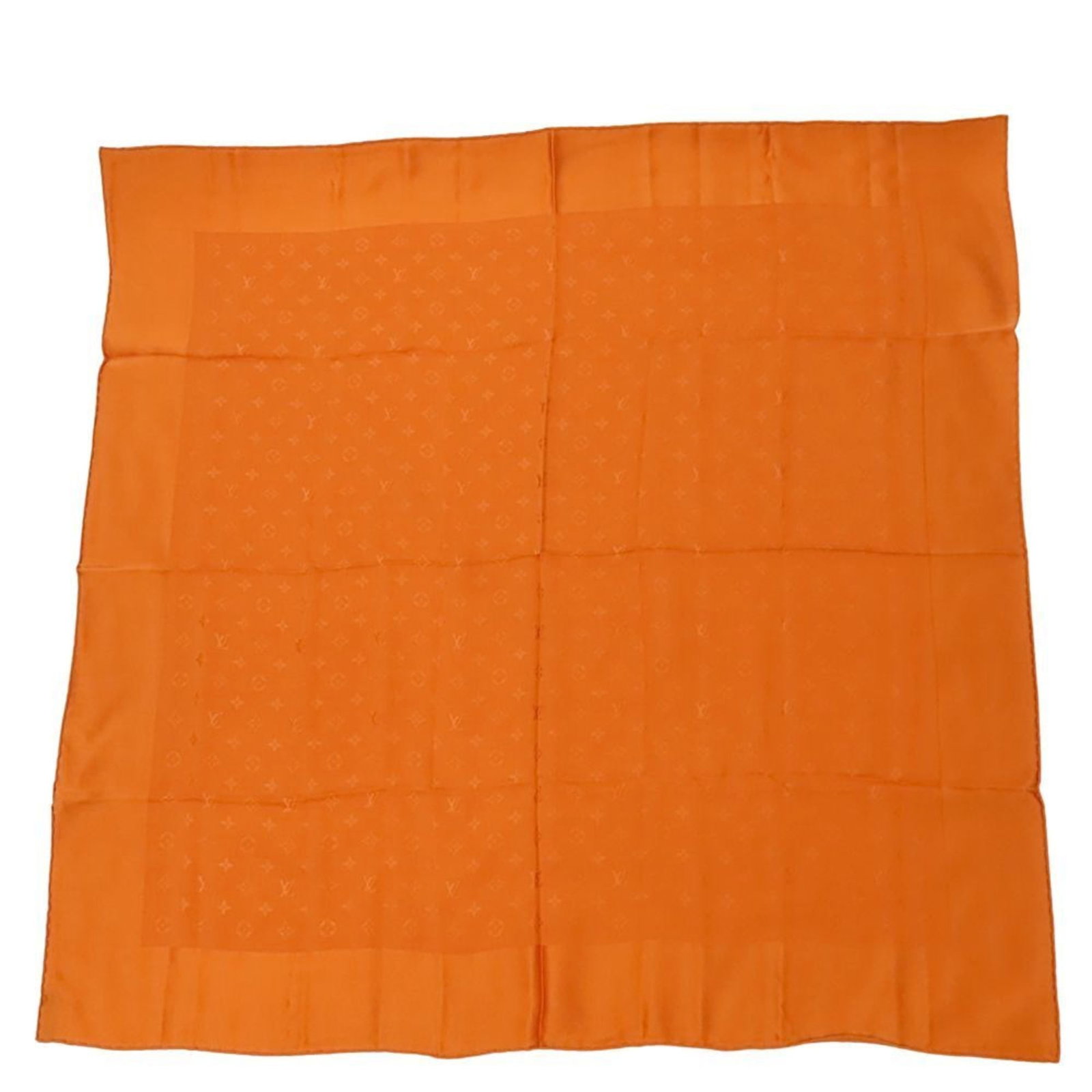 Silk scarf from Louis Vuitton: Silk scarf from Louis Vuitton Silk scarf from Louis Vuitton, featuring vibrant orange color and made from high-quality silk material. Measuring 88cm x 88cm, this stylish accessory adds a pop of color 