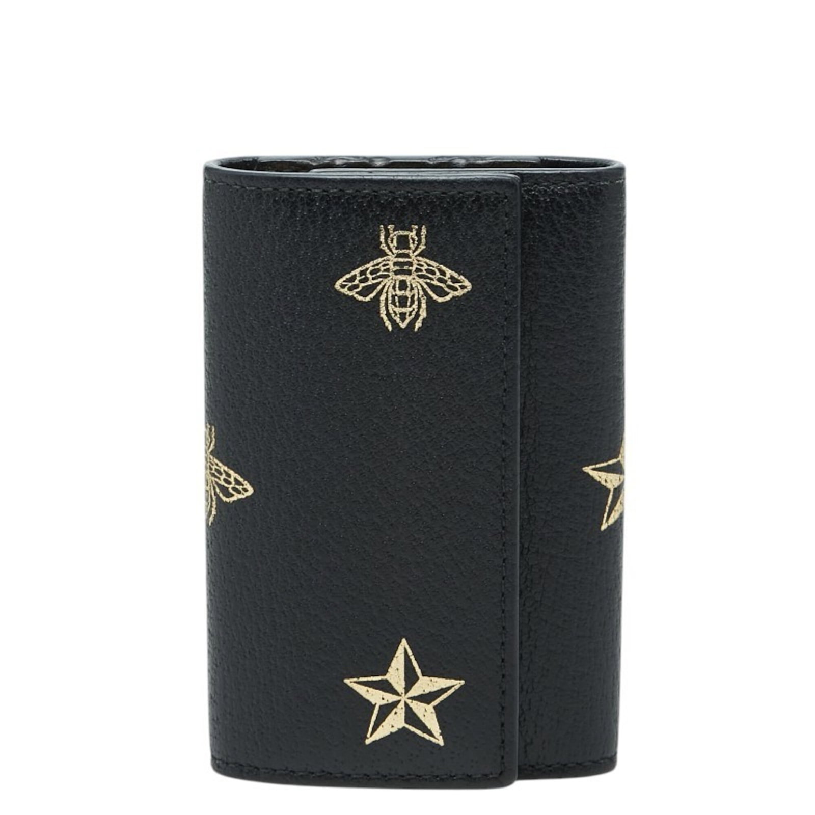Keycase Leather by Gucci: Keycase Leather by Gucci This sleek Gucci leather keycase boasts a timeless black hue and compact dimensions, making it a stylish accessory for everyday use. Crafted from high-quality leather, its und