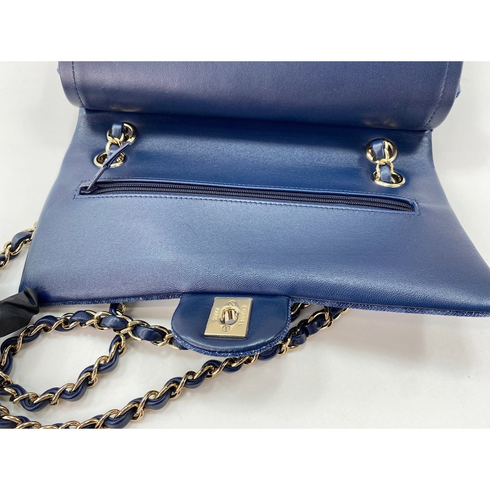 Shoulder Bag by Chanel - 11