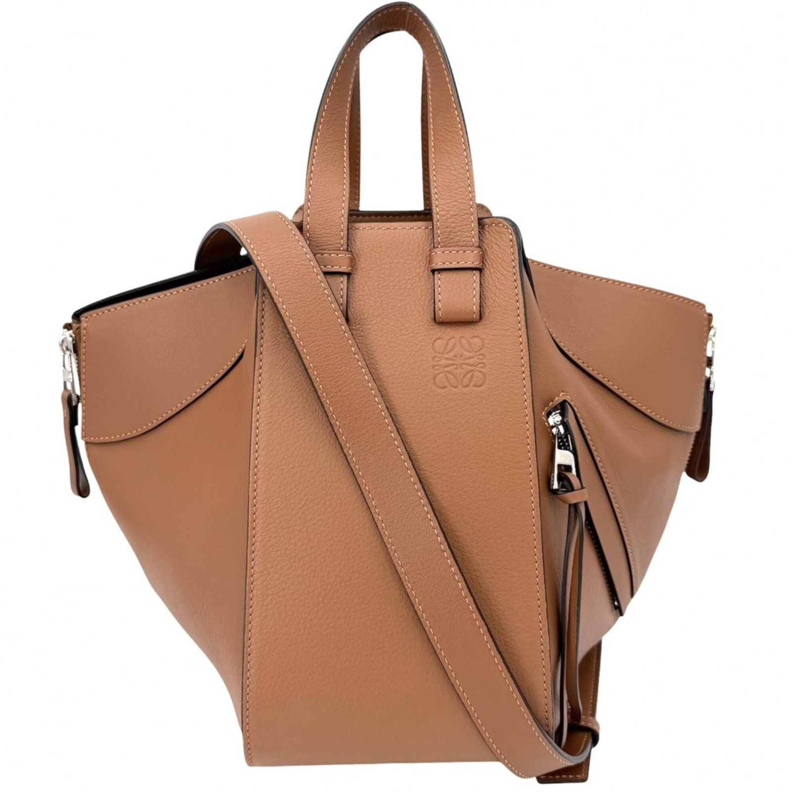 Loewe Handbag Shoulder Bag Tote Bag Leather: Loewe Handbag Shoulder Bag Tote Bag Leather Loewe Handbag Shoulder Bag Tote Bag Leather. This exquisite leather tote bag from Loewe boasts classic design with a timeless brown calfskin finish, measuri