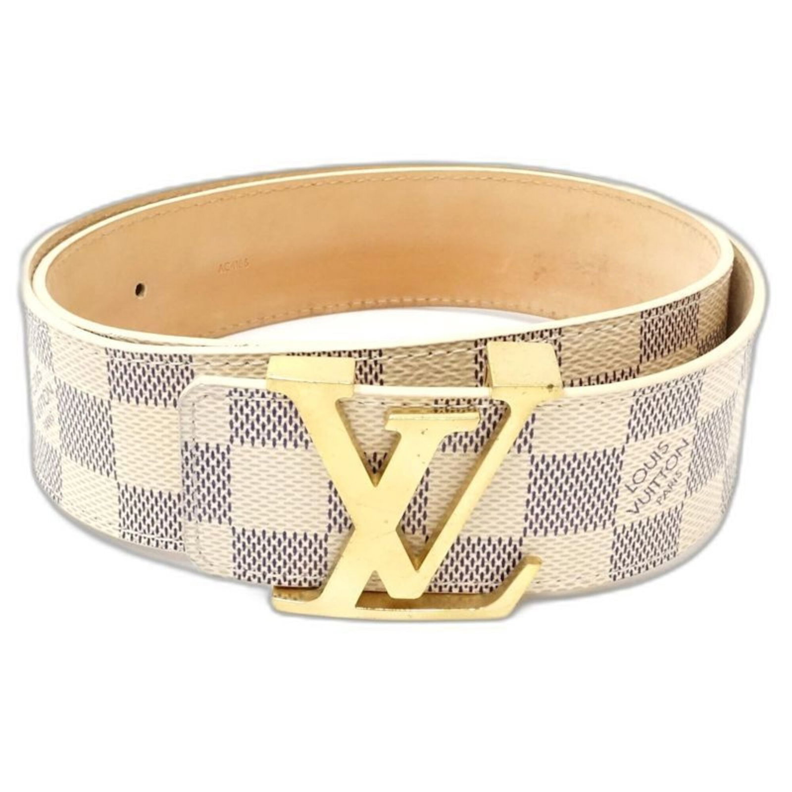 Louis Vuitton Standard Belt: Louis Vuitton Standard Belt Damier Azur, the iconic Louis Vuitton pattern, adds a touch of timeless elegance to this standard belt. Measuring between 29.92'' and 33.85'', it's designed for women who a