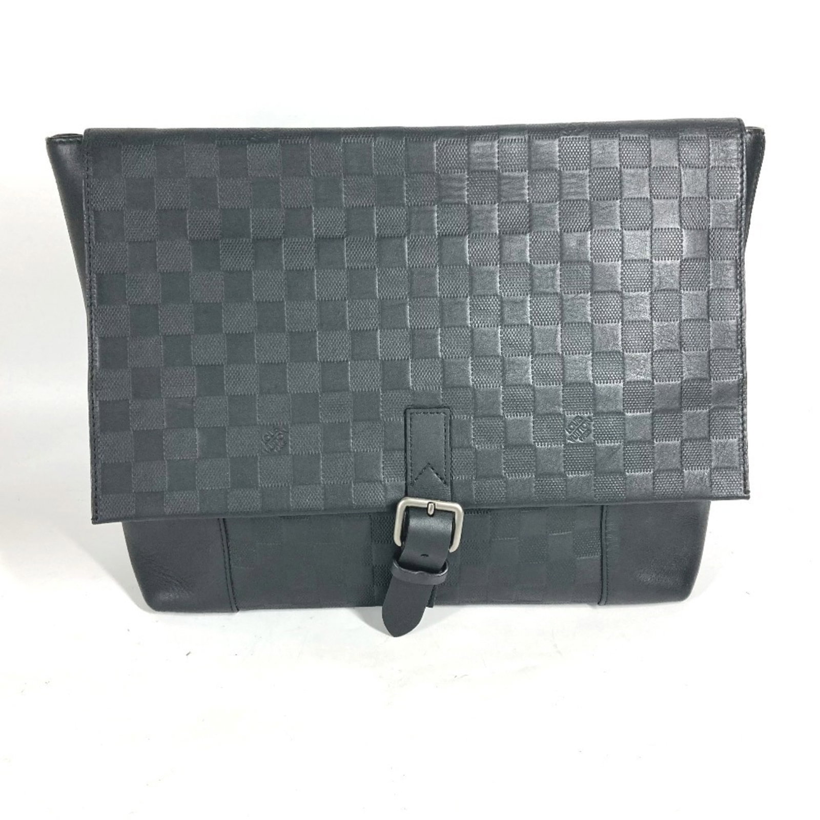 Handbag Louis Vuitton Damier Infini: Handbag Louis Vuitton Damier Infini Black Damier Infini handbag from Louis Vuitton, measuring 29cm x 39.5cm x 12cm in size. This iconic design features the signature Damier Infini pattern, a classic a