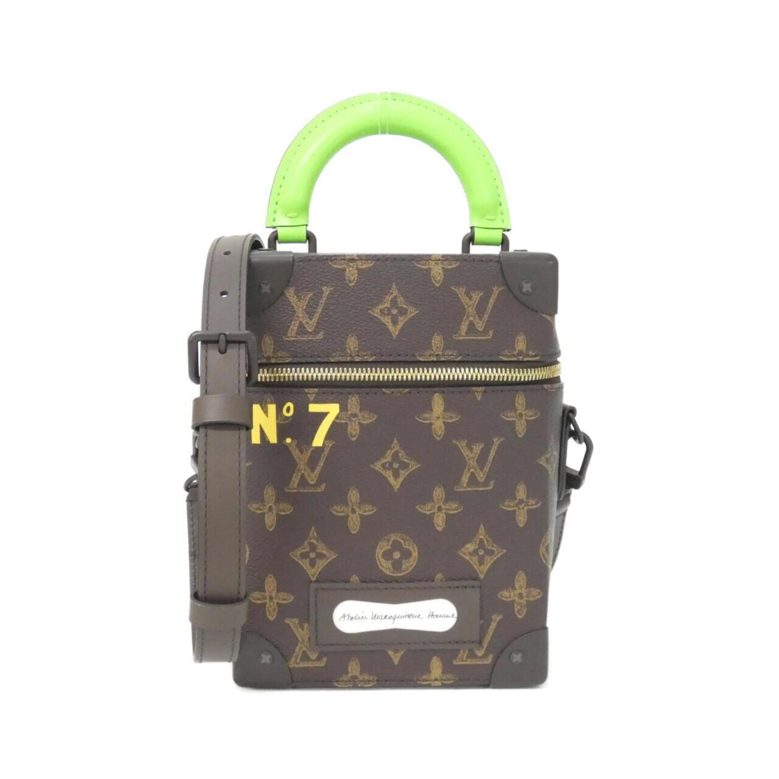 Canvas Coated Louis Vuitton Handbag: Canvas Coated Louis Vuitton Handbag Canvas Coated Louis Vuitton Handbag features a unique coated canvas material and gold hardware, with a signature on the exterior. The bag measures 22cm x 15cm x