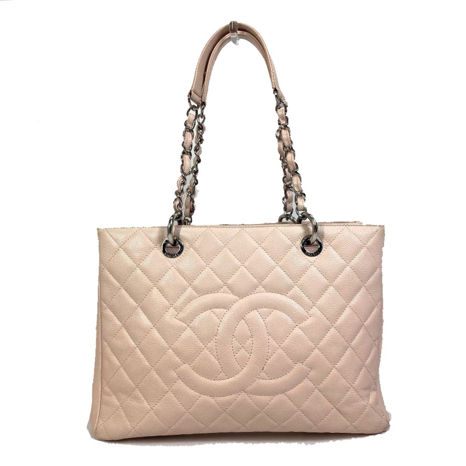 Chanel tote leather bag: Chanel tote leather bag Pink leather tote bag from Chanel, measuring W33cmxH23cmxD13cm (W13.0xH9.1xD5.1inch), with a serial number of 1767****. This Chanel A50995 model features high-quality leather c