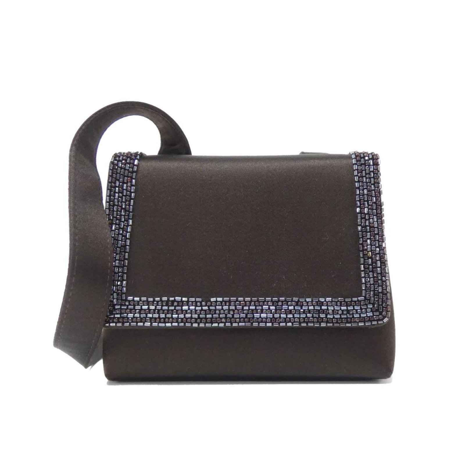 Satin Bag Shoulder Chanel: Satin Bag Shoulder Chanel Satin Bag Shoulder from Chanel features a luxurious satin material and a classic shoulder design. Measuring 15cm x 12cm x 6cm, it offers a compact size perfect for everyday