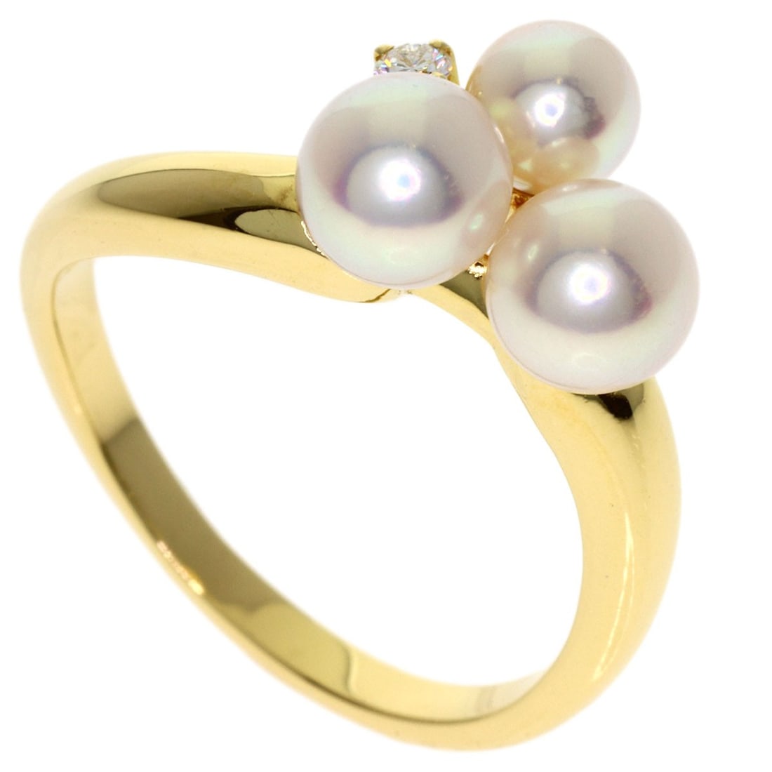 K18 Yellow Gold Mikimoto Pearl Diamond Ring: K18 Yellow Gold Mikimoto Pearl Diamond Ring K18 Yellow Gold Mikimoto Pearl Diamond Ring features a stunning diamond set against the warm glow of K18 yellow gold, complemented by a delicate Mikimoto