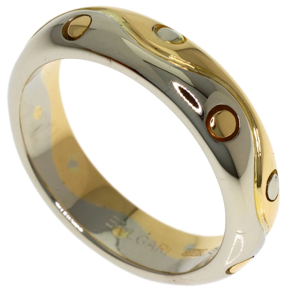 Daring Ring K18 Yellow Gold White Gold: Daring Ring K18 Yellow Gold White Gold K18 Yellow Gold White Gold Daring Ring - A striking gold ring featuring K18 yellow gold and white gold, showcasing the purity and elegance of this precious