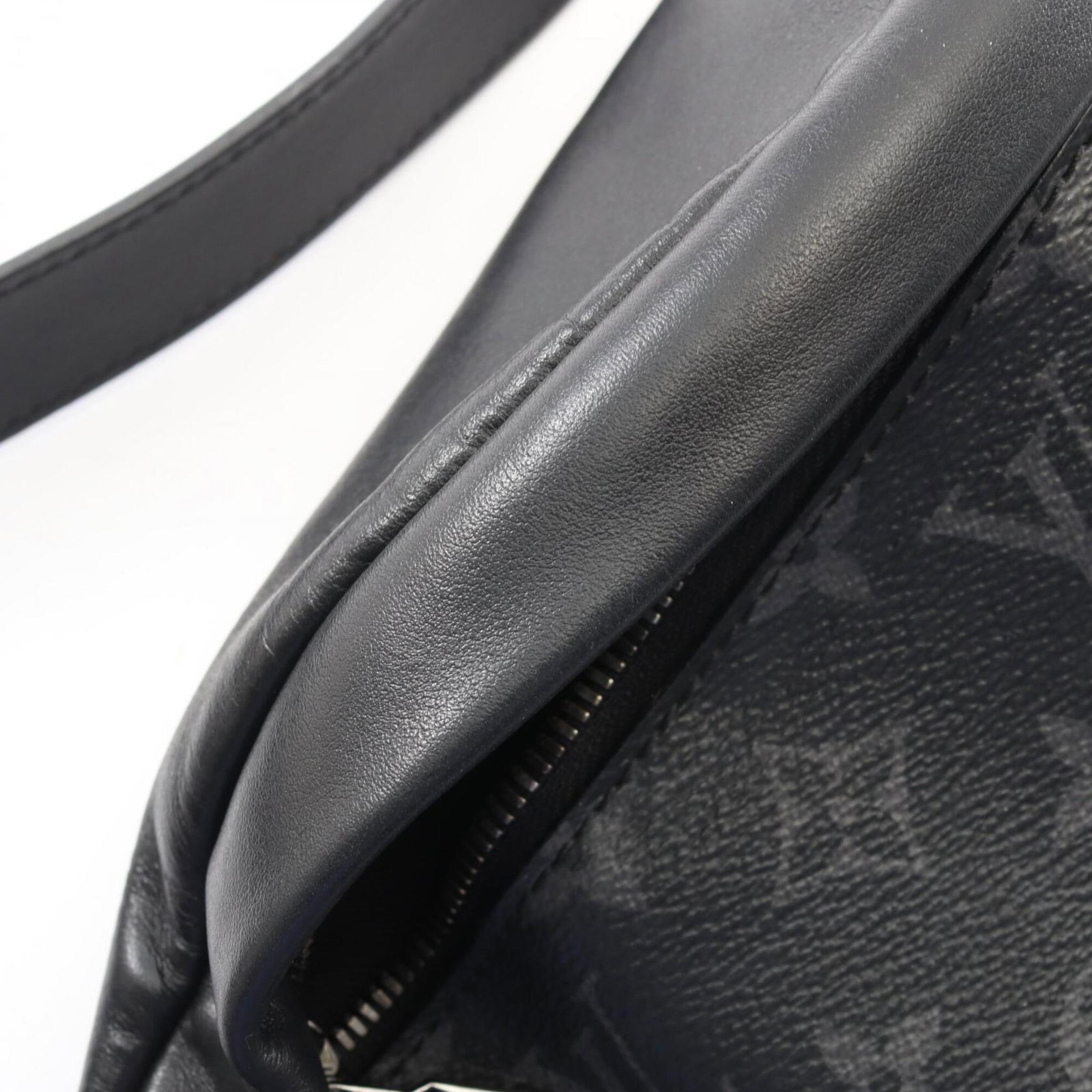 Fanny Pack Eclipse Monogram Louis Vuitton - 6