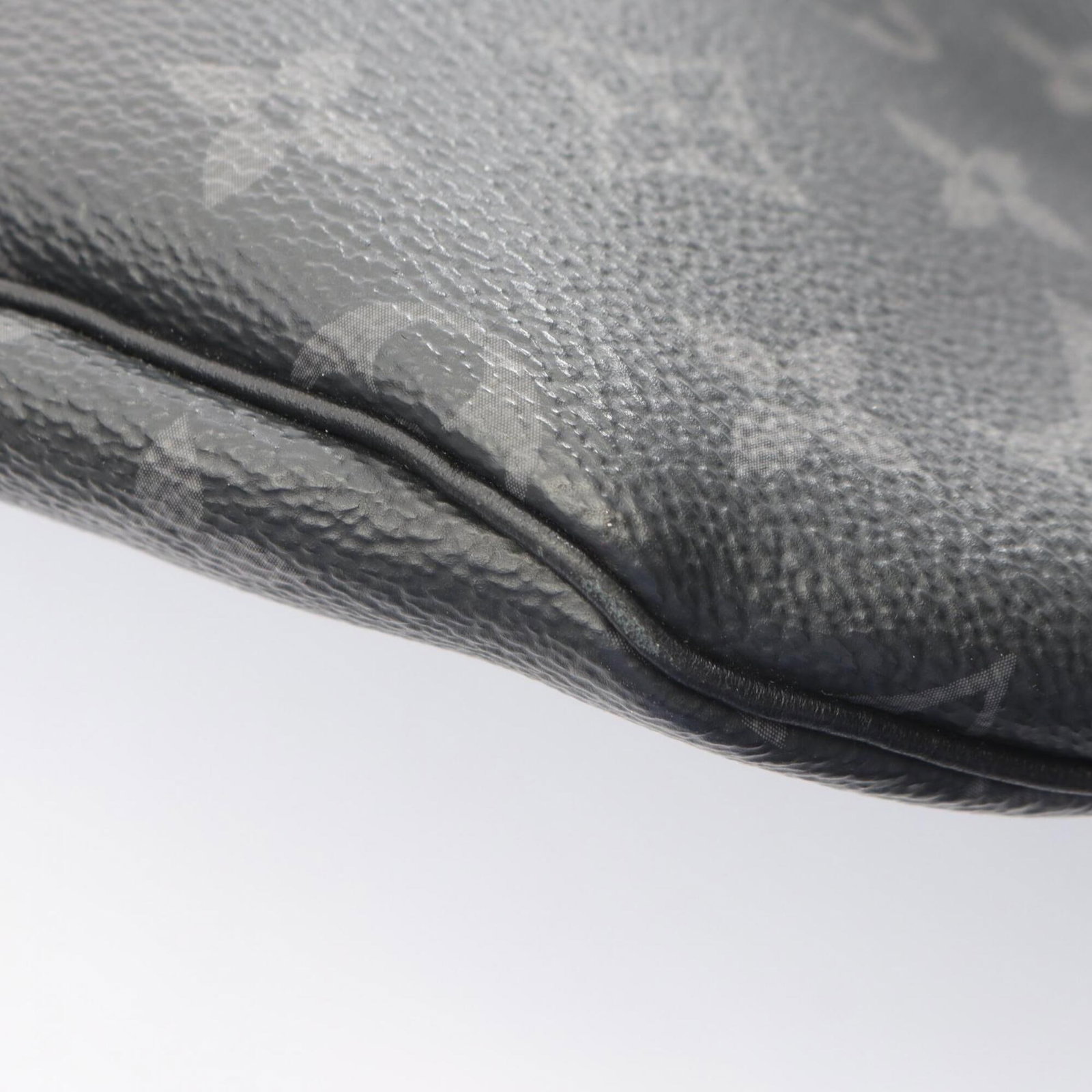 Fanny Pack Eclipse Monogram Louis Vuitton - 8
