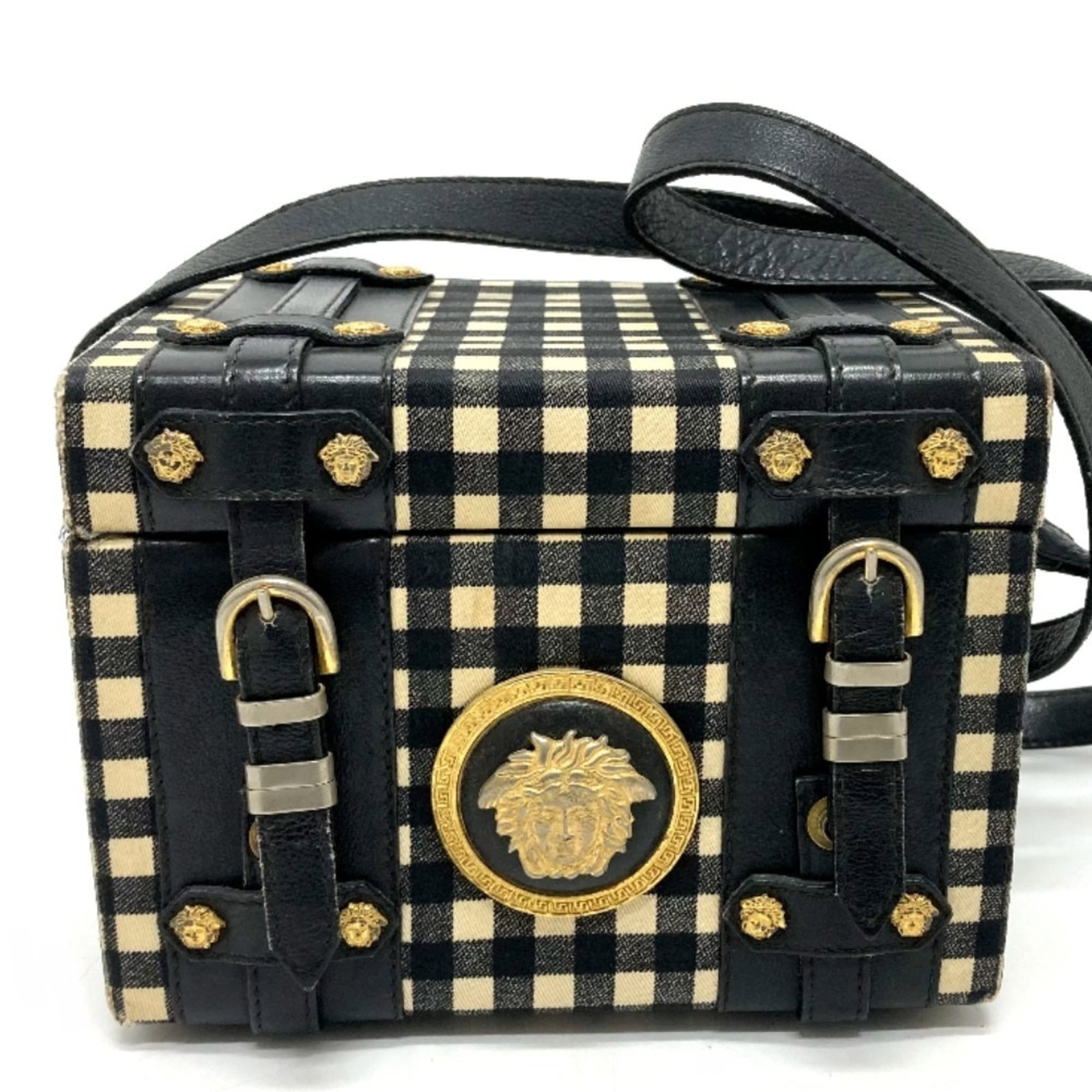 Shoulder Bag of Leather Versace: Shoulder Bag of Leather Versace Black, White, and Yellow Leather Versace Shoulder Bag with Mirror. This shoulder bag features black, white, and yellow leather construction, measuring 15cm x 20cm x