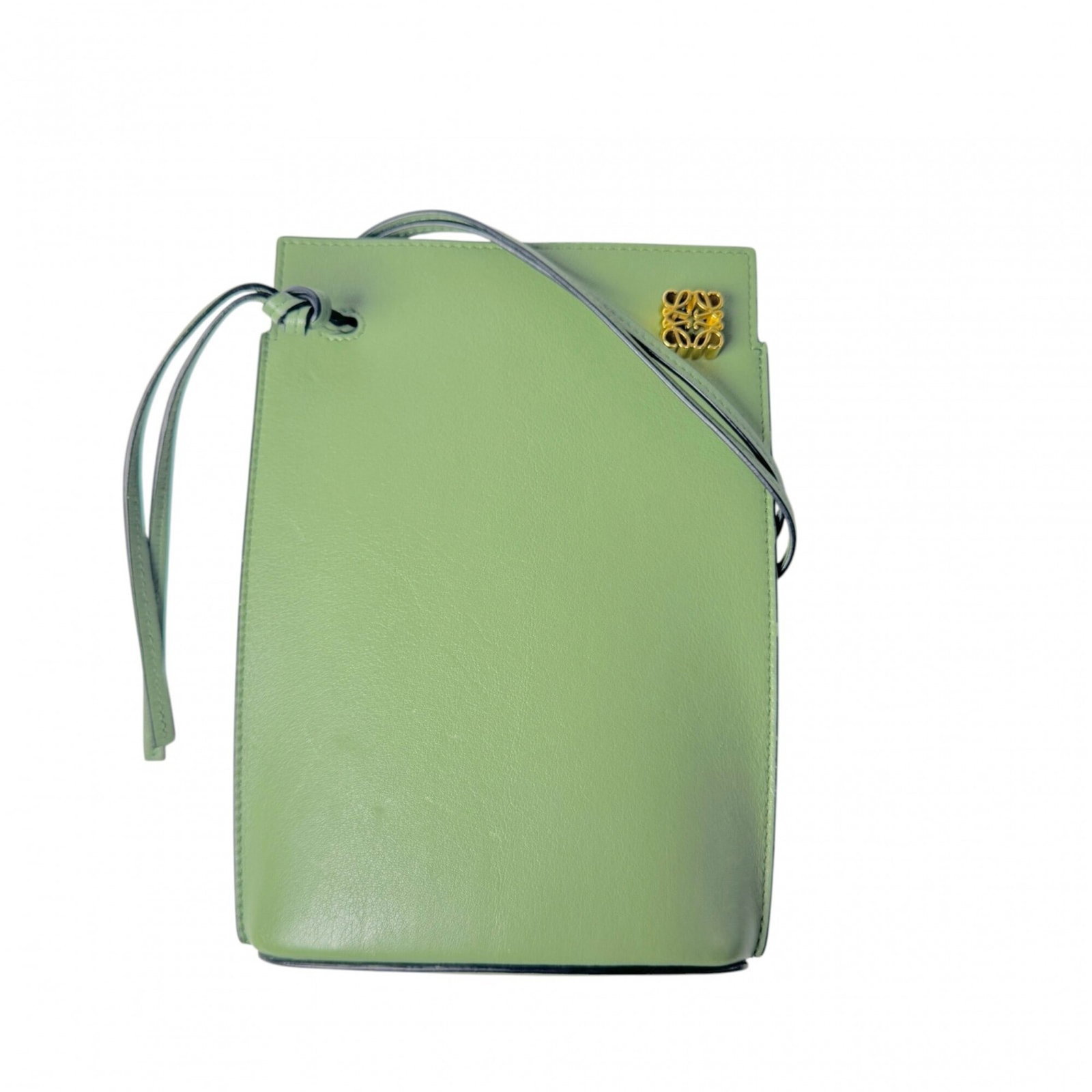 Leather shoulder bag by Loewe: Leather shoulder bag by Loewe Leather shoulder bag by Loewe, featuring a vibrant green color and sleek design. Made from high-quality leather, this stylish bag measures 20.5cm x 13cm x 4.5cm. Its