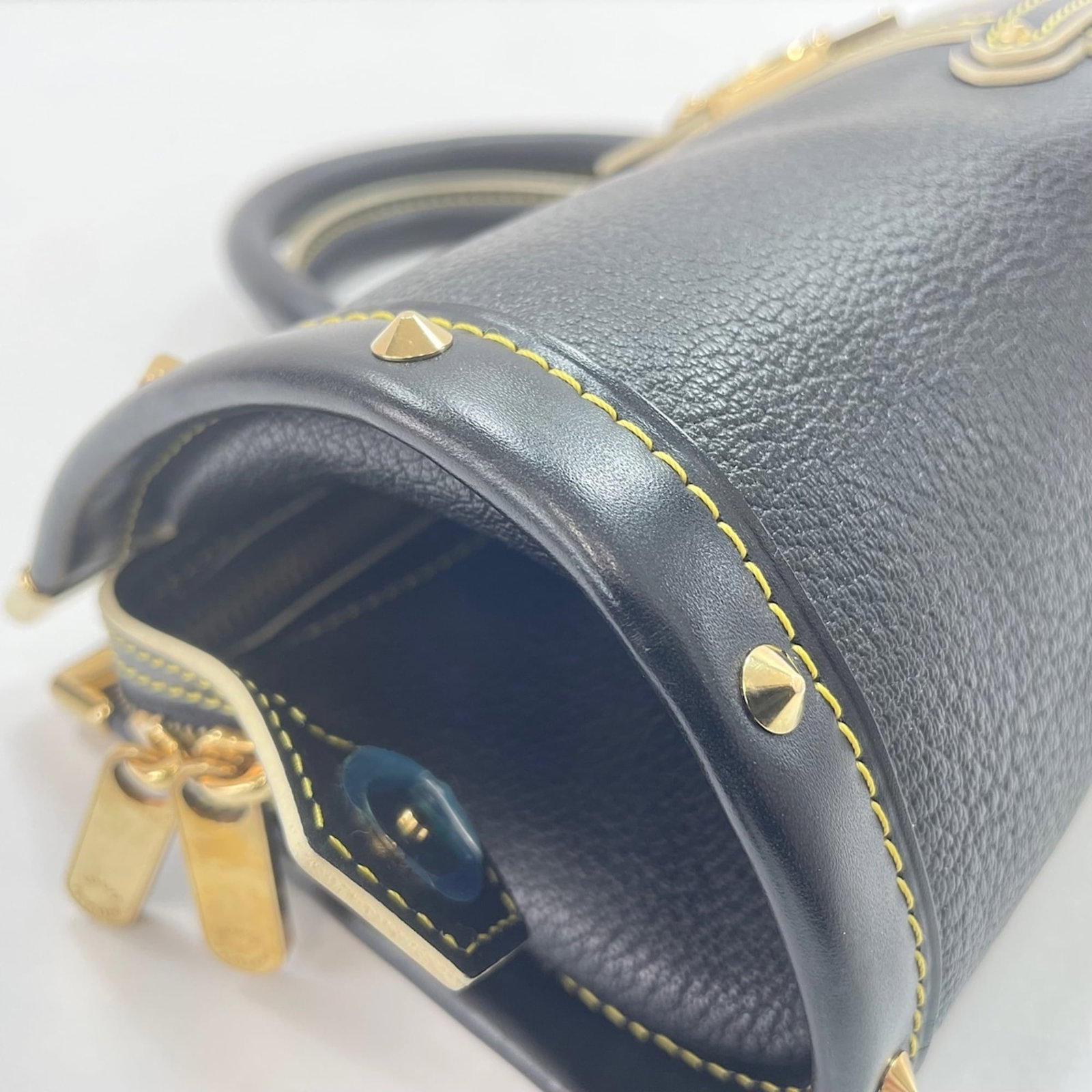 Louis Vuitton Handbag - 8