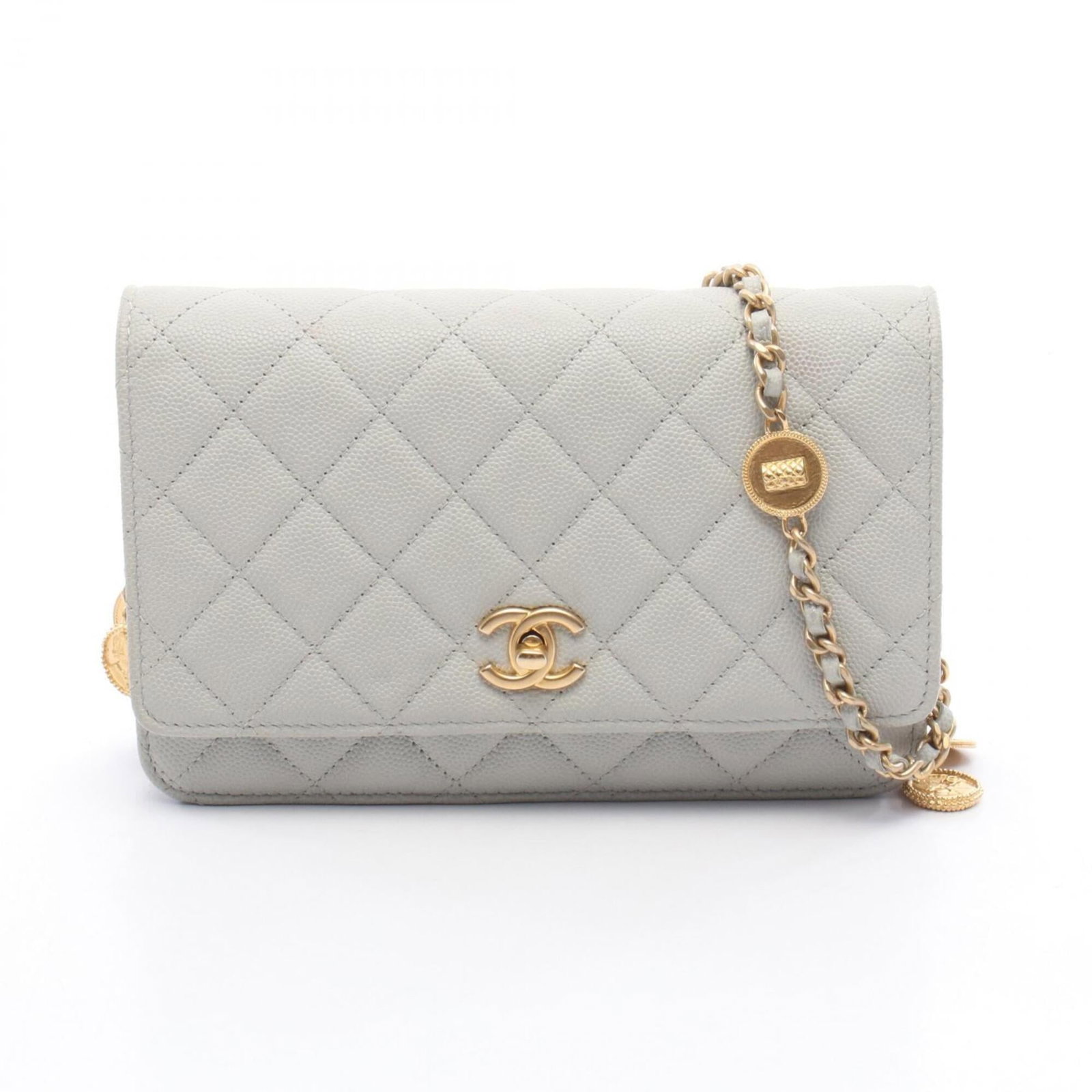 Calfskin handbag bag shoulder Chanel: Calfskin handbag bag shoulder Chanel Gray Grained Calfskin Shoulder Bag from Chanel. The bag features a classic design with clean lines and a timeless aesthetic, crafted from high-quality grained