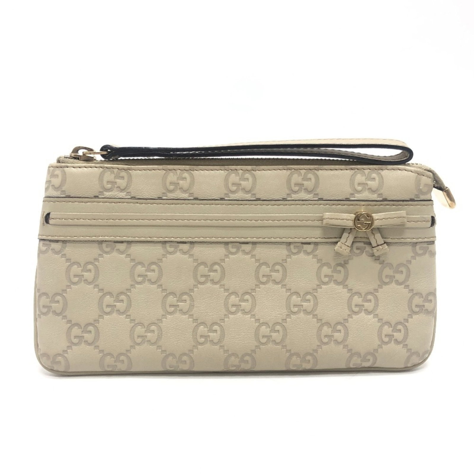Clutch Bag Pouch Gucci: Clutch Bag Pouch Gucci White Gucci clutch bag pouch with clean lines and classic design, measuring 12cm x 22cm x 2cm. This stylish accessory features a simple yet elegant shape that suits various occa
