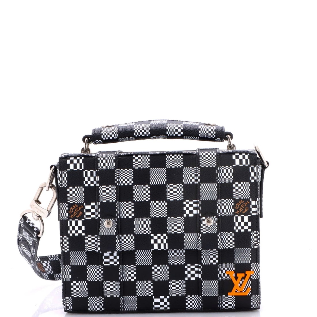 Damier Distorted Limited Edition Soft Flap Messenger Bag Trunk Louis Vuitton: Damier Distorted Limited Edition Soft Flap Messenger Bag Trunk Louis Vuitton Soft and stylish, this Damier Distorted Limited Edition Soft Flap Messenger Bag Trunk from Louis Vuitton boasts a classic