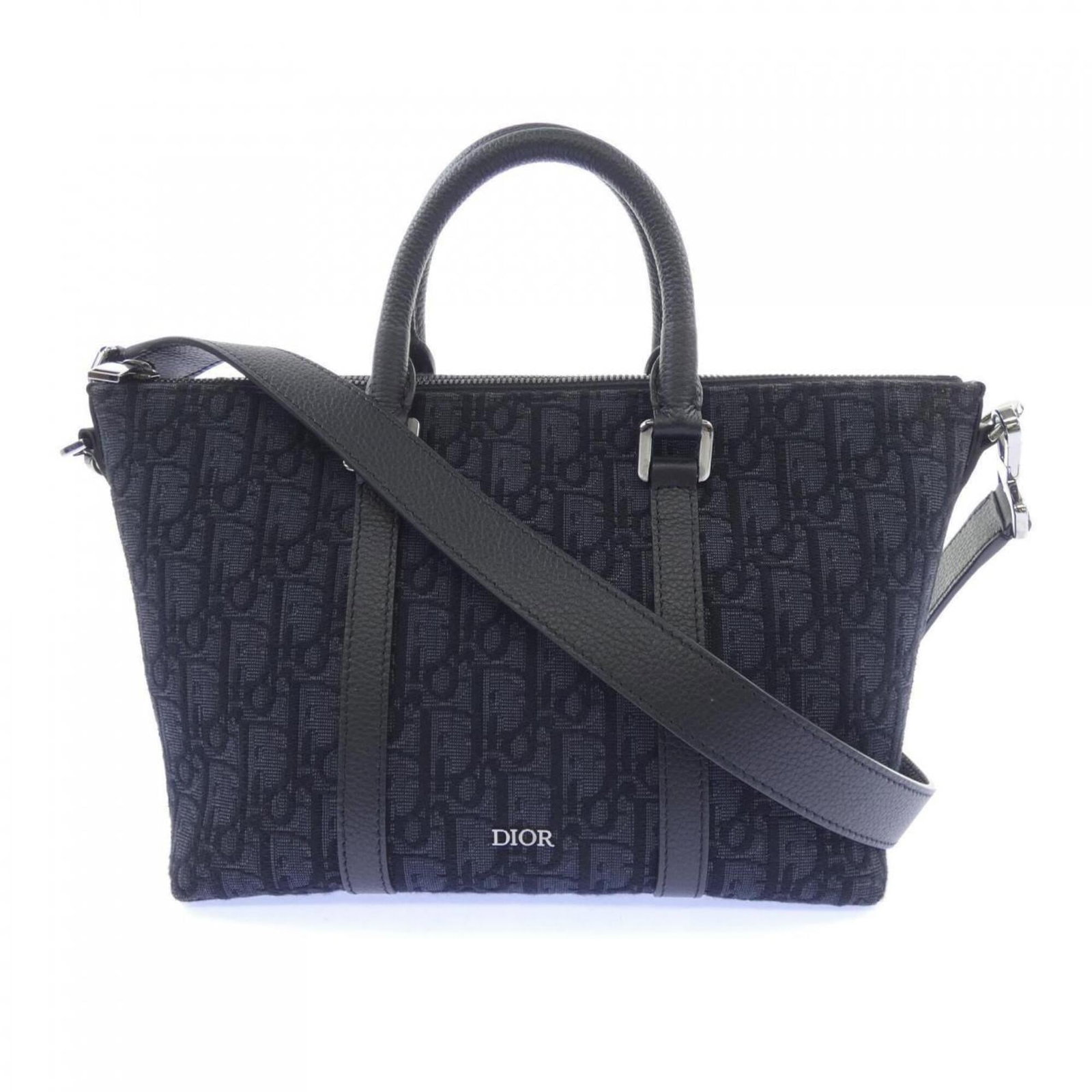 Handbag Weekend Dior Christian: Handbag Weekend Dior Christian Handbag Weekend Dior Christian features a sleek black and gray design, measuring 17cm x 31cm x 11.5cm. The bag's compact size makes it ideal for everyday use, while its