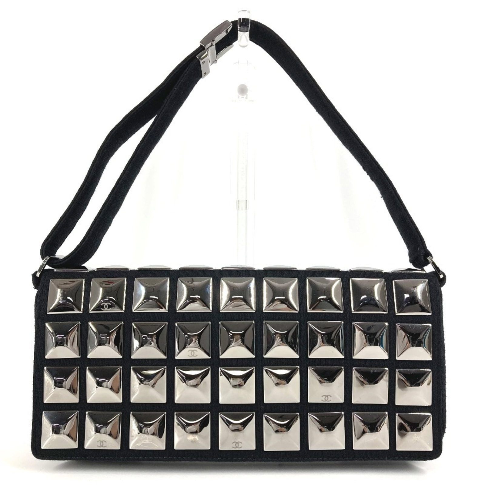 Cotton Chanel Bag Shoulder: Cotton Chanel Bag Shoulder Cotton Chanel Bag Shoulder in Black - A stylish and compact shoulder bag made from high-quality cotton, featuring a sleek black design that exudes timeless elegance.