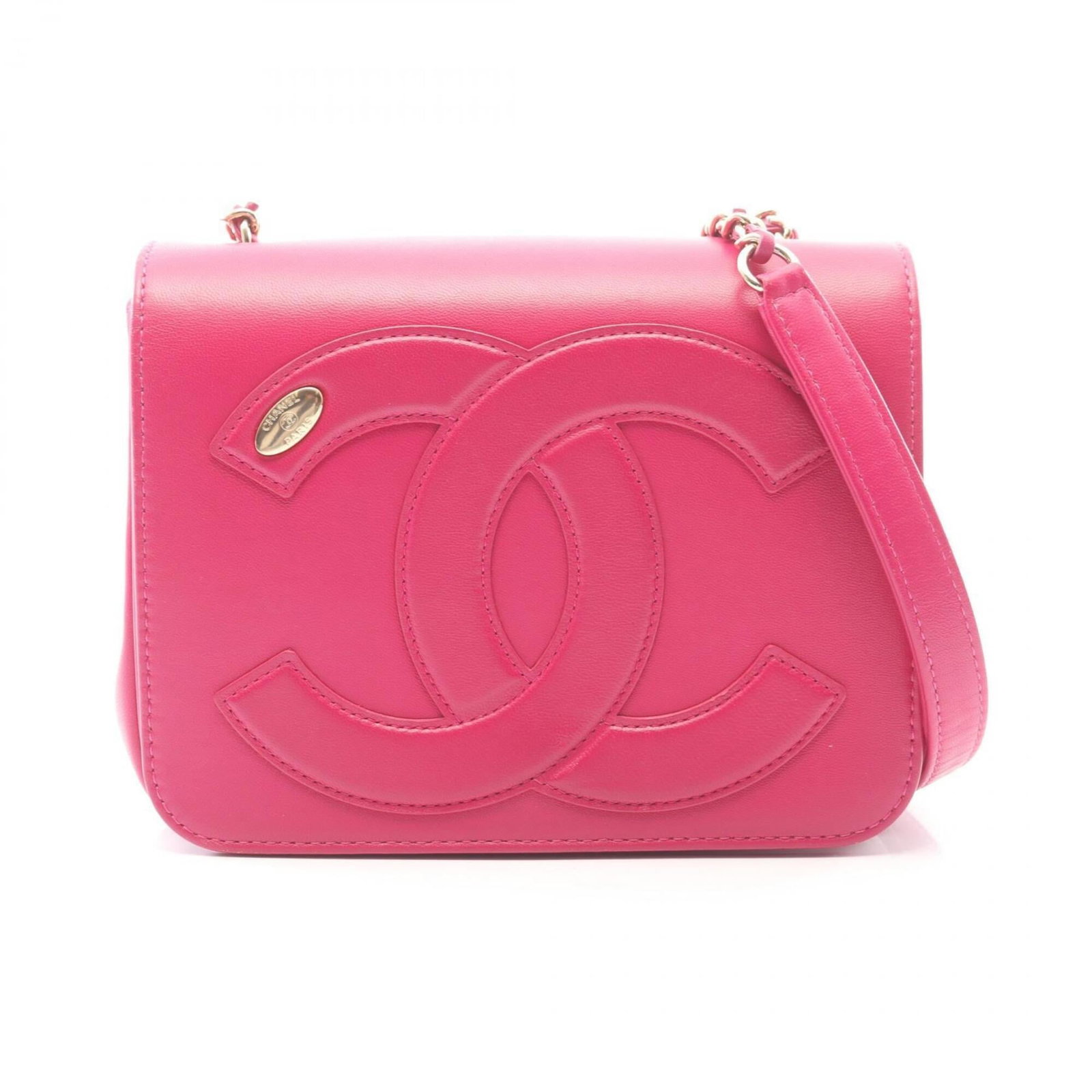 Chanel Handbag Shoulder Bag Leather: Chanel Handbag Shoulder Bag Leather Pink lambskin leather, gold hardware, and sleek design make this Chanel shoulder bag a stylish accessory. Measuring 14cm x 18cm x 5.5cm, it's perfect for adding a t