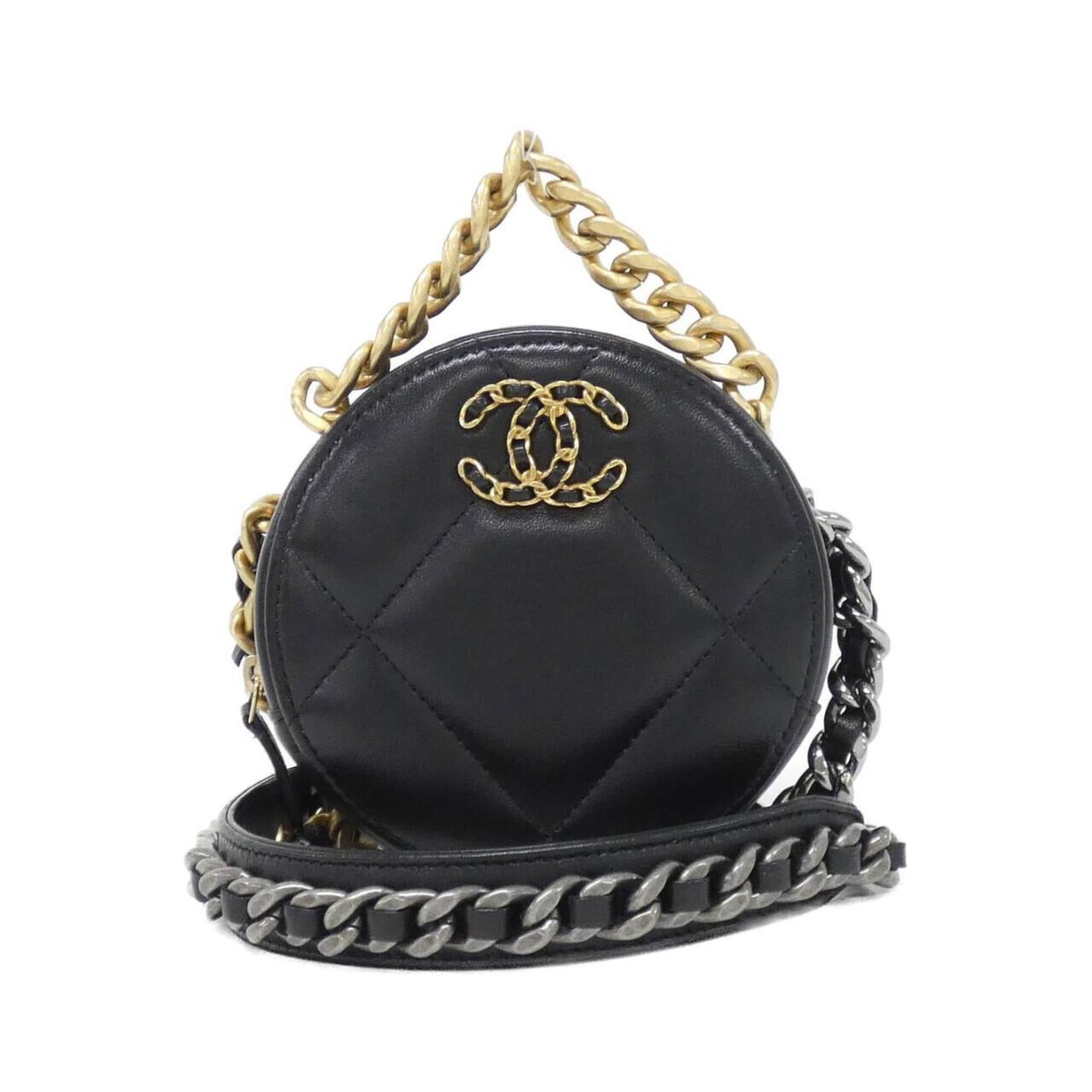 Shoulder Bag Leather Chanel: Shoulder Bag Leather Chanel This black shoulder bag features high-quality lamb leather construction, a classic design, and a sleek 12cm x 12cm x 6cm size. The timeless style of Chanel's signature bags
