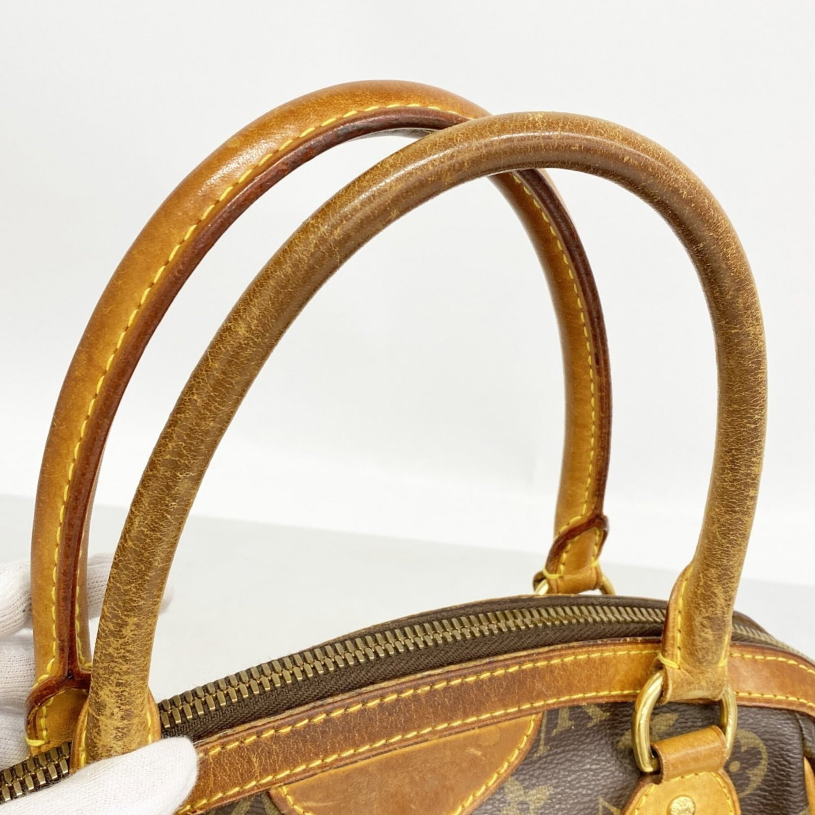 Louis Vuitton Handbag - 7