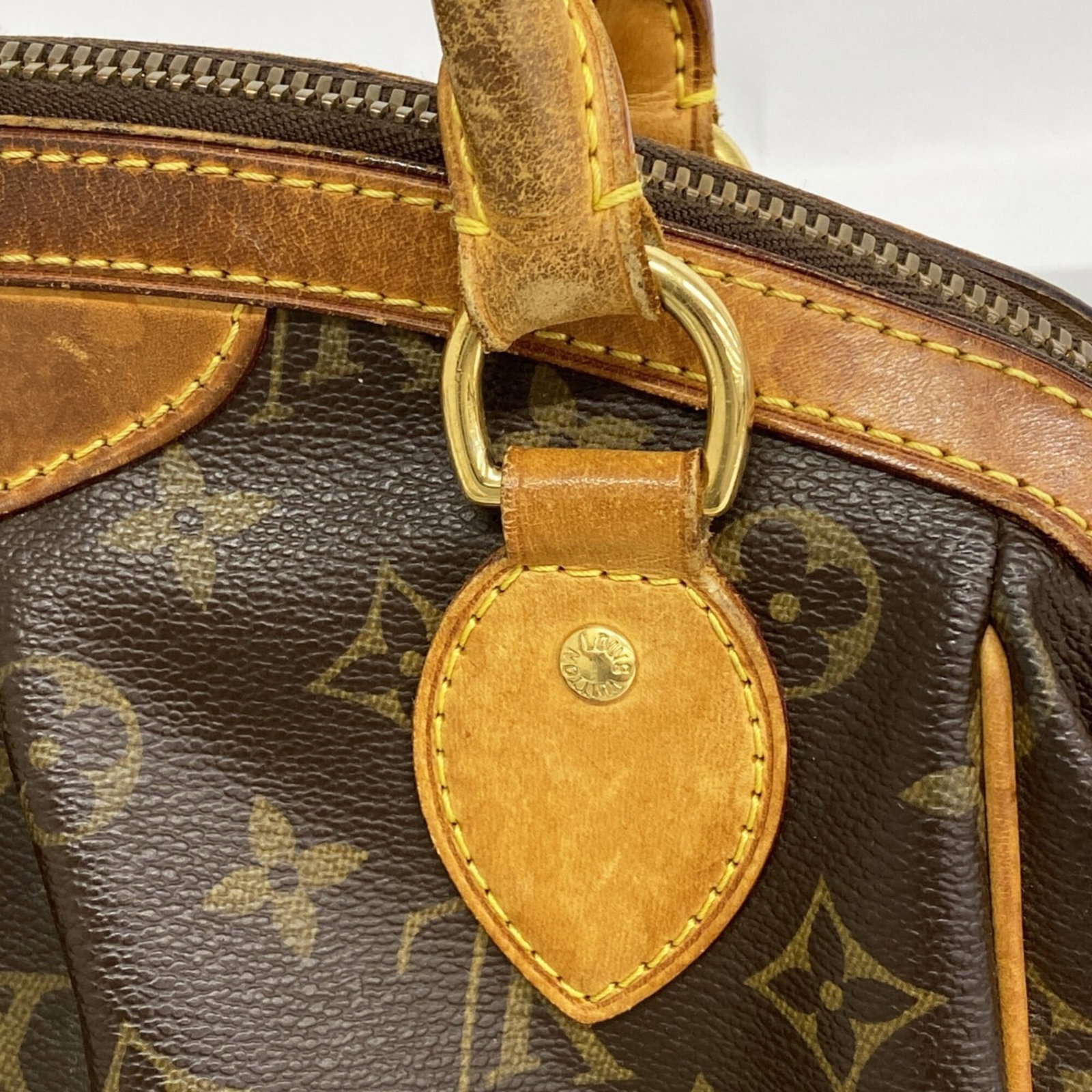 Louis Vuitton Handbag - 8