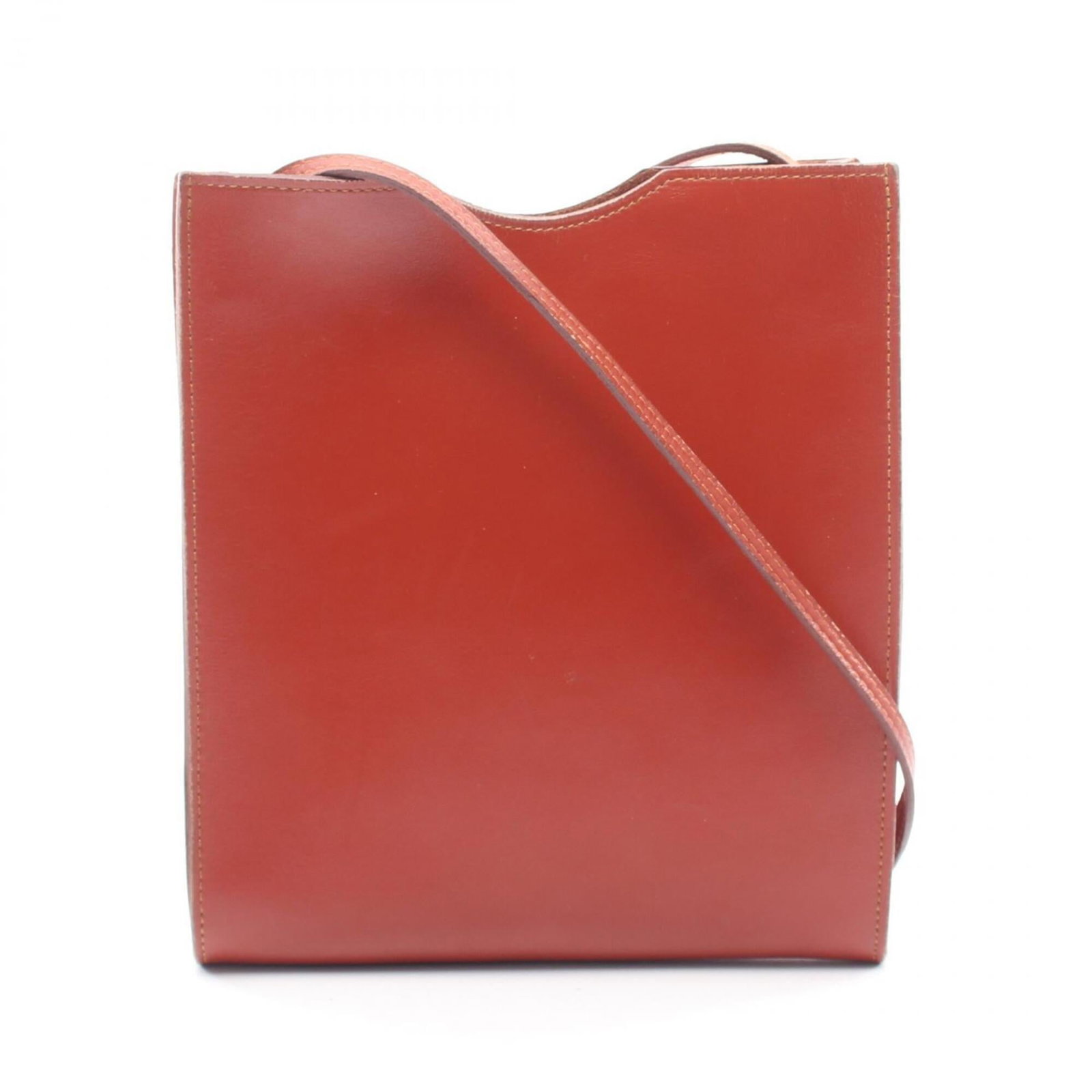 Calf leather handbag box shoulder bag: Calf leather handbag box shoulder bag Box calf leather construction provides durability and suppleness. The Brique, Brown color offers a sophisticated aesthetic. Measuring 19cm x 16cm x 2cm, this comp