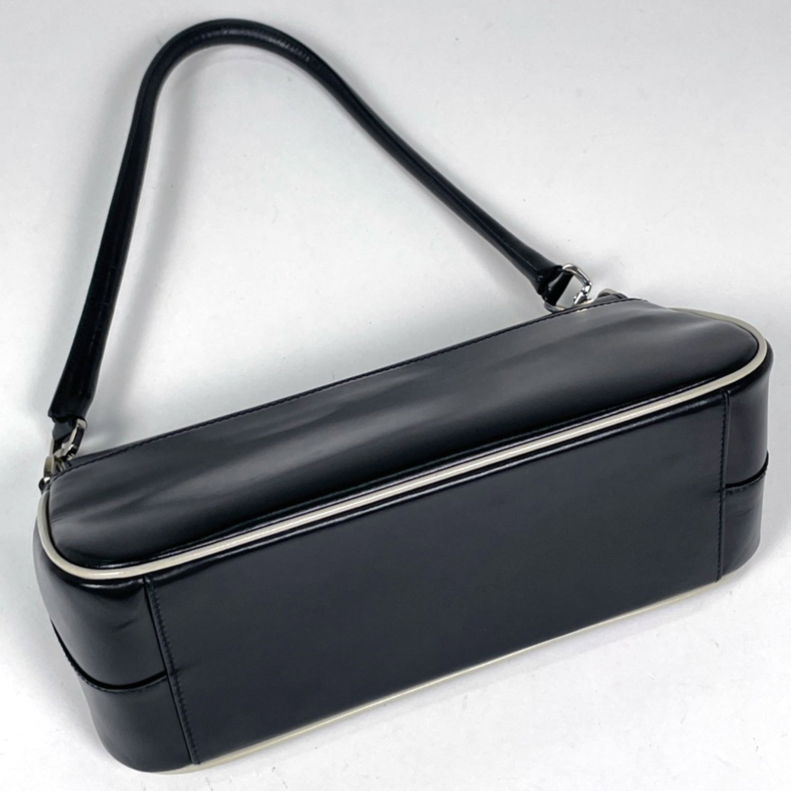 Handbag leather by Prada - 2