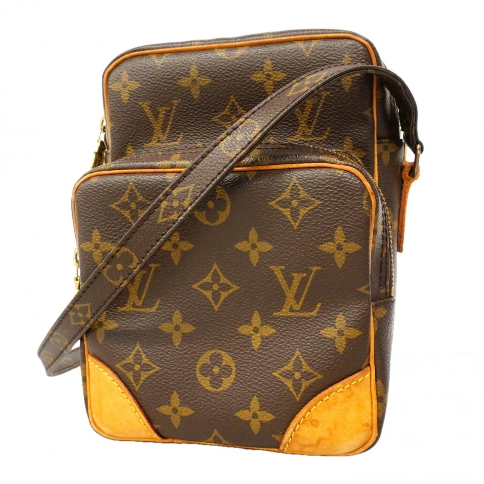 Shoulder bag from Louis Vuitton: Shoulder bag from Louis Vuitton Brown Louis Vuitton shoulder bag with classic design and signature monogram pattern. Measuring 21cm x 15cm x 9cm, it offers a stylish and compact way to carry