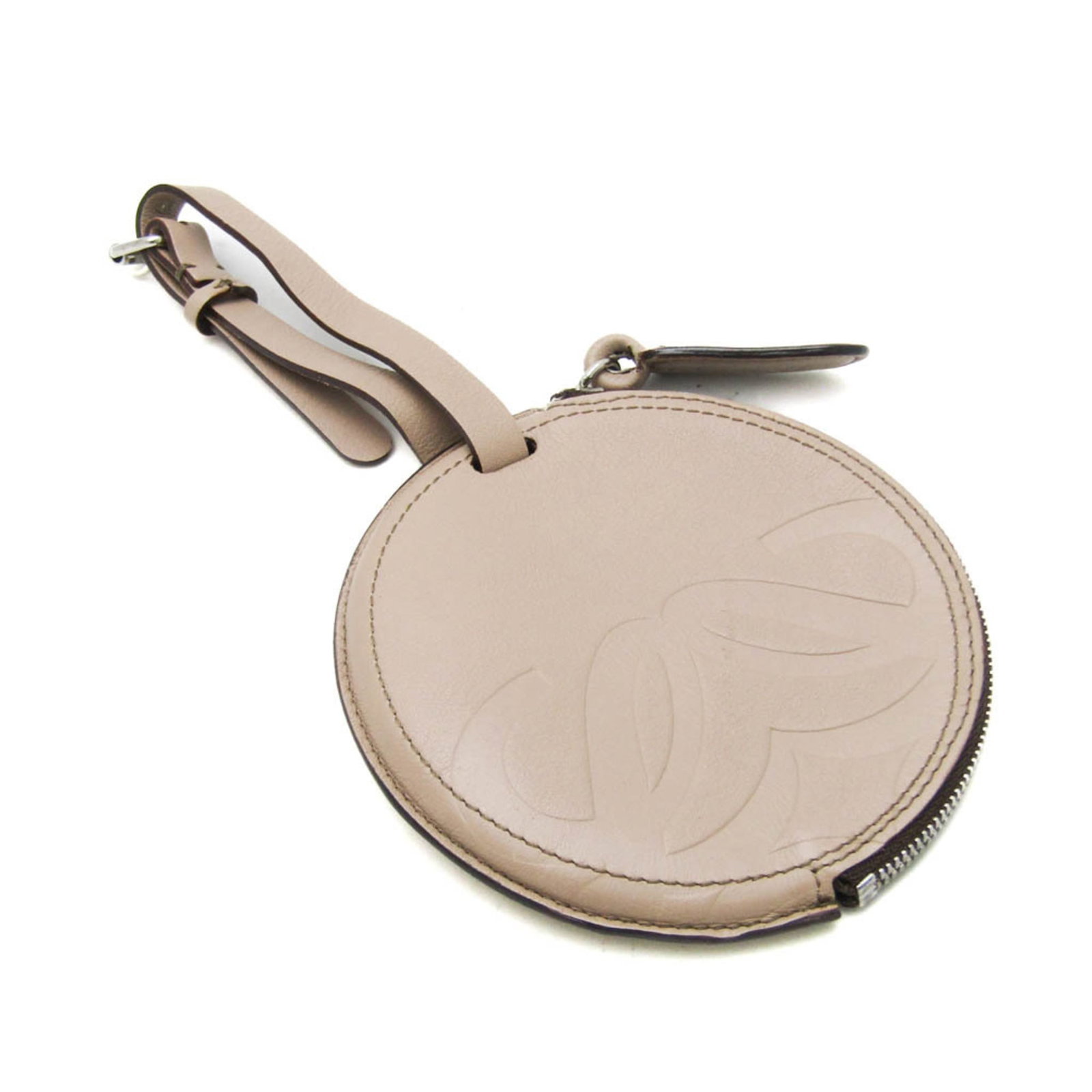 Coin Case Leather Purse Loewe: Coin Case Leather Purse Loewe The Loewe coin purse features a classic round design with a beige leather exterior, measuring 12cm in diameter and weighing 140g. Brought to you from Spain, this stylish
