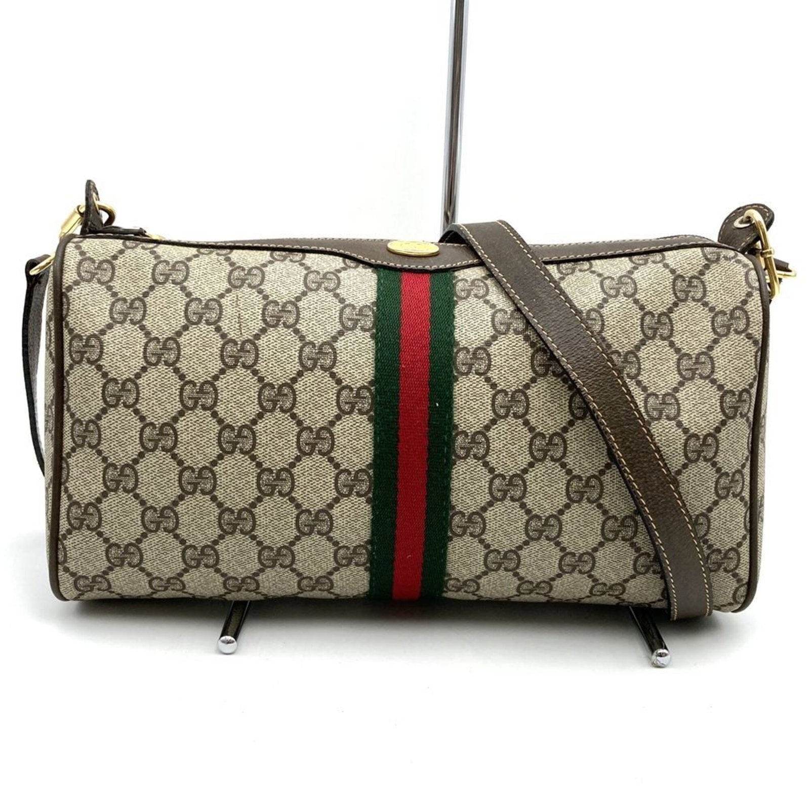 Gucci Shoulder Bag Gg Supreme Canvas: Gucci Shoulder Bag Gg Supreme Canvas The Gucci GG Supreme Canvas shoulder bag boasts a classic design with a timeless brown color, perfectly complemented by the iconic GG Supreme pattern. Made from